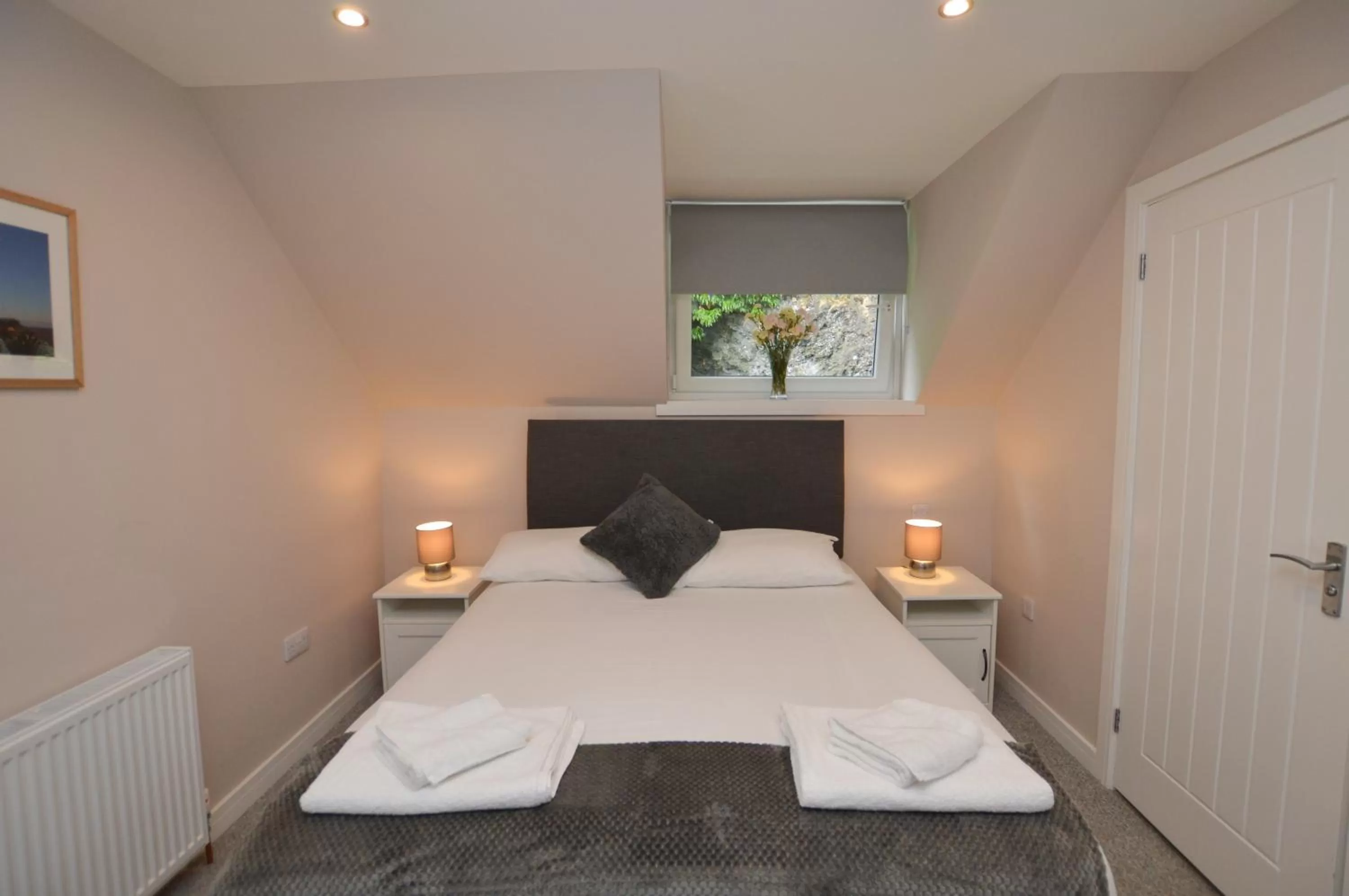 Bedroom, Bed in Fairhaven, Oban Town Centre