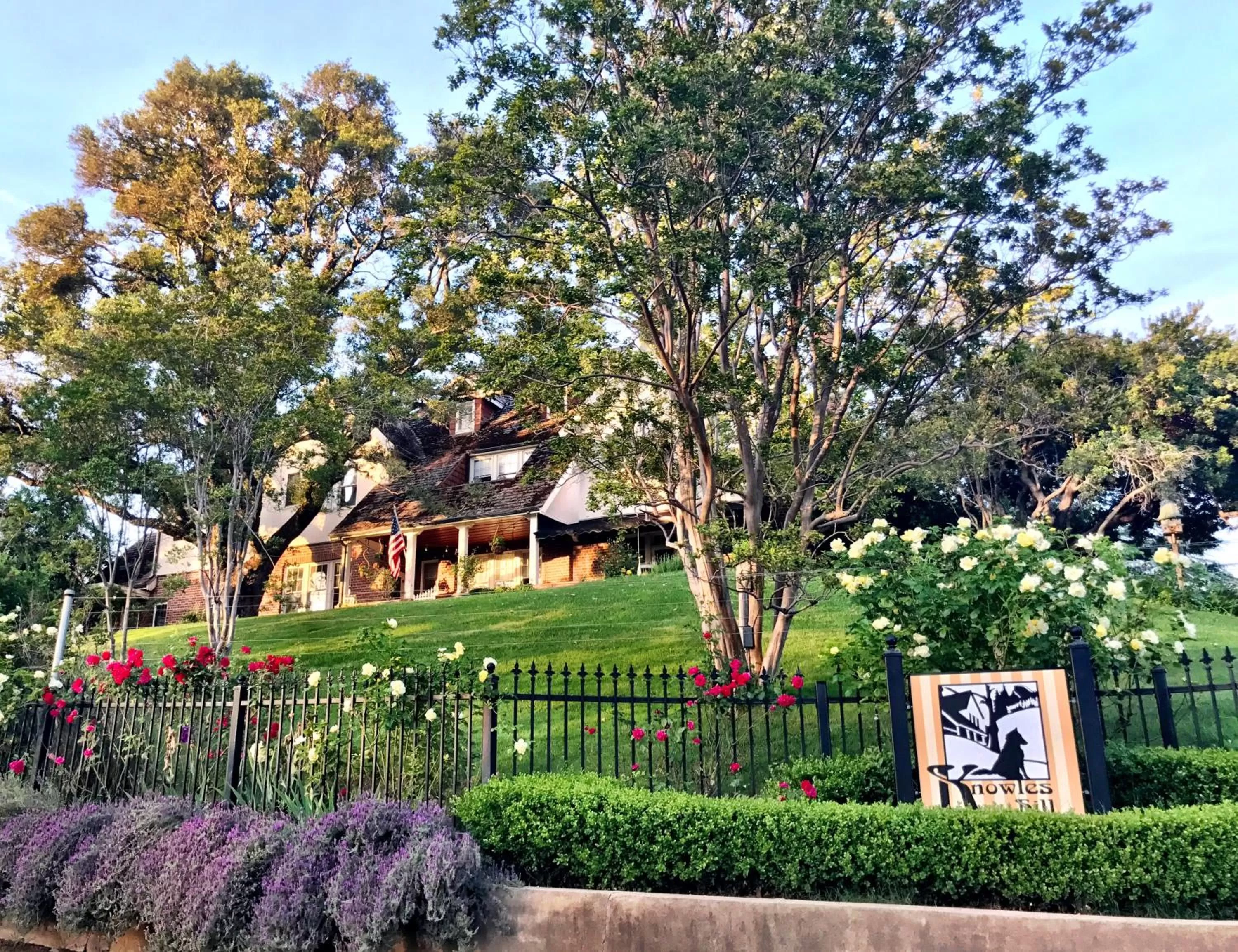 Property building in The Inn on Knowles Hill Bed & Breakfast Hotel
