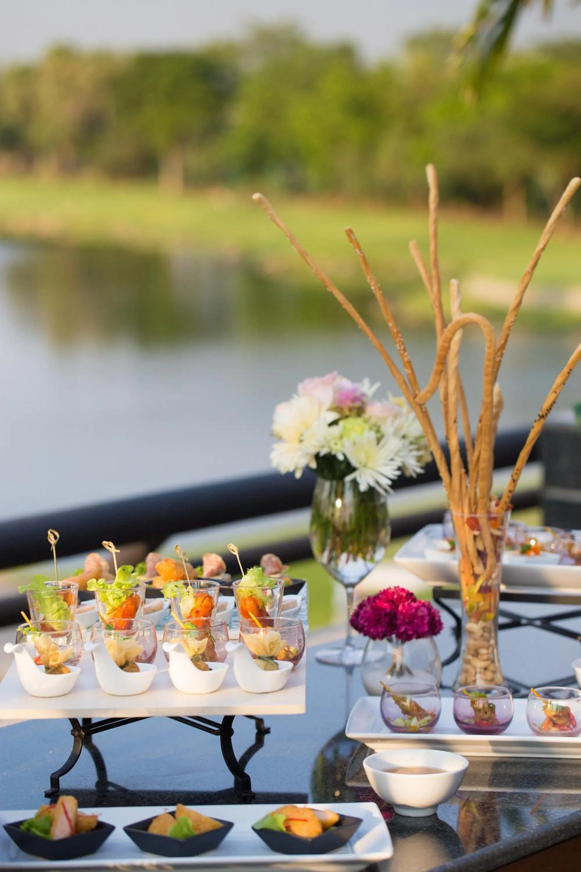 Food and drinks in Summit Windmill Golf Suite Hotel at Suvarnabhumi