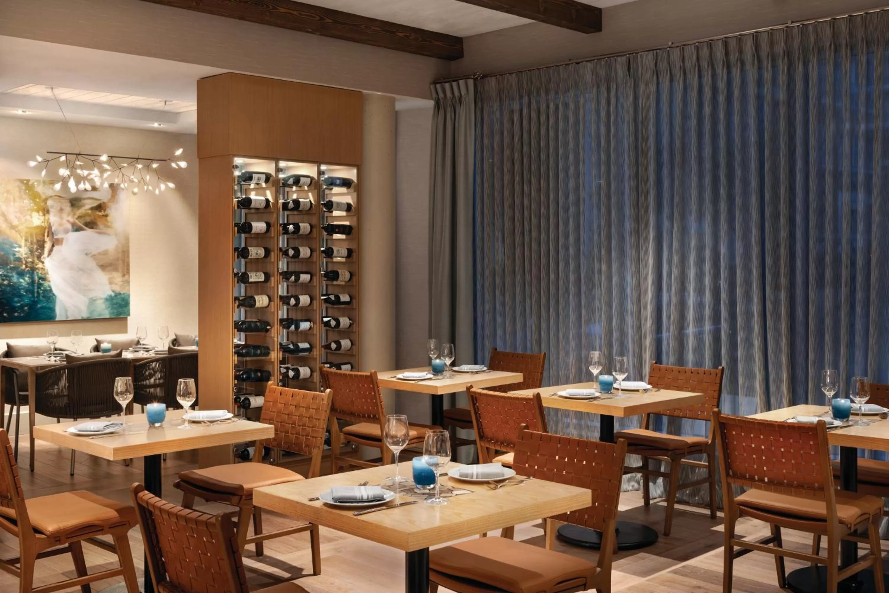 Restaurant/places to eat in Seaside Hotel North Vancouver