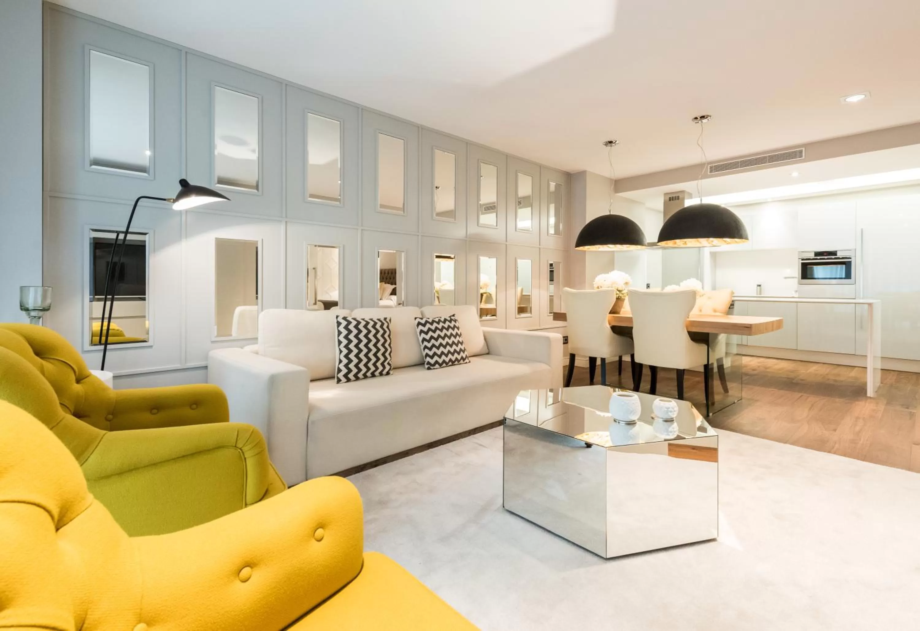 Living room in Gran View Apartments