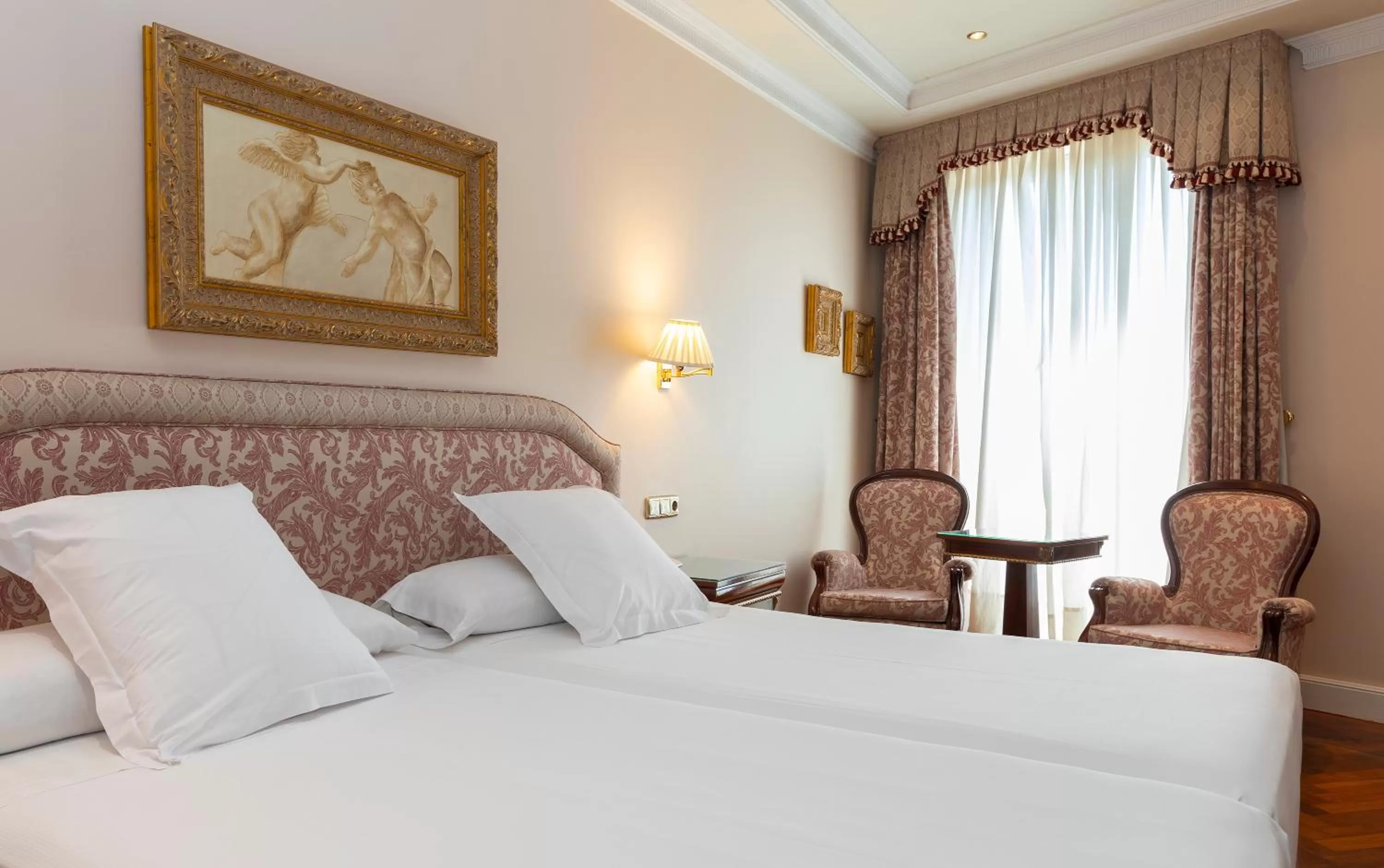 Bed in Hotel Alameda Palace