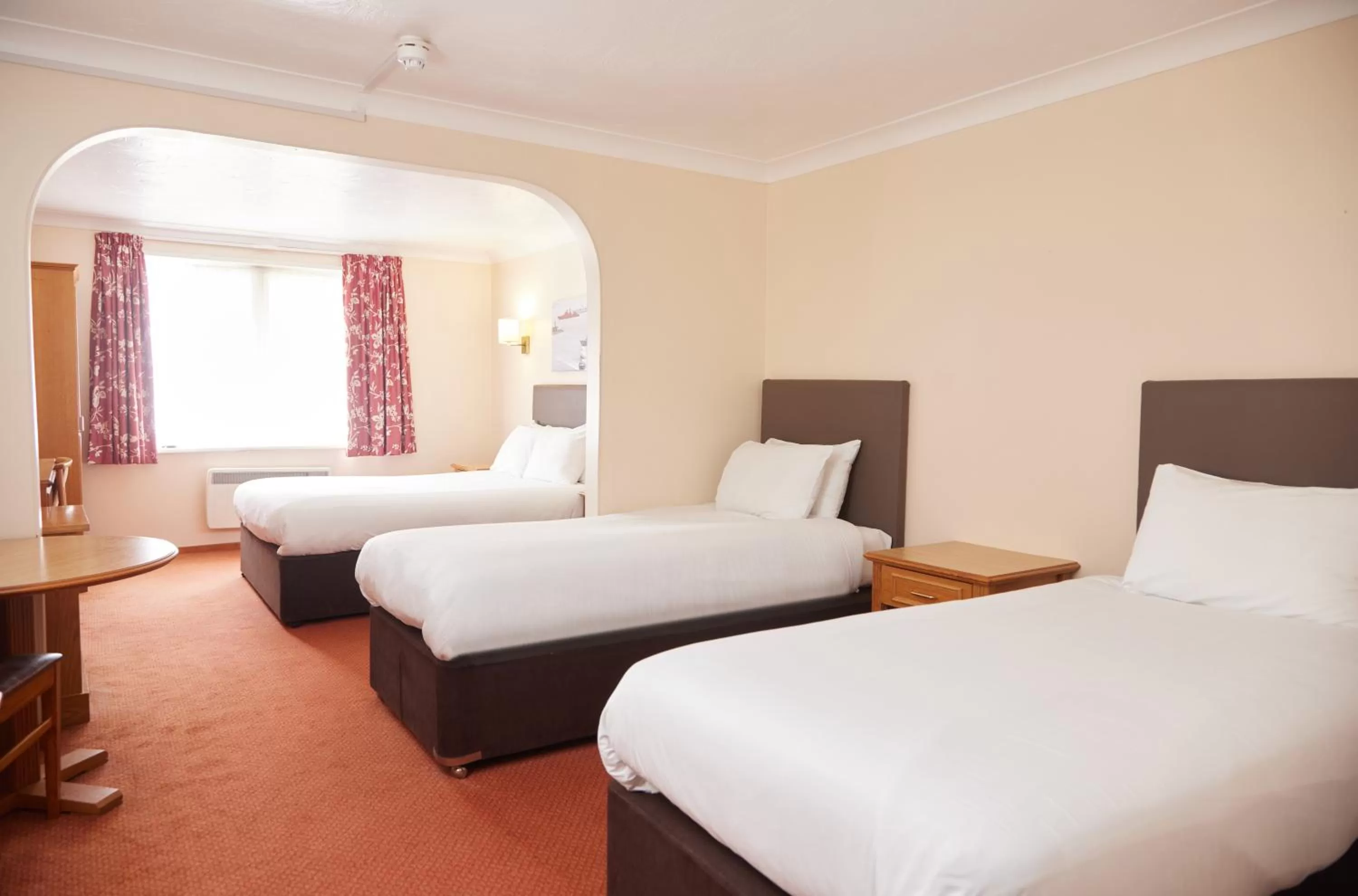 Bedroom, Bed in Farmhouse Innlodge by Greene King Inns