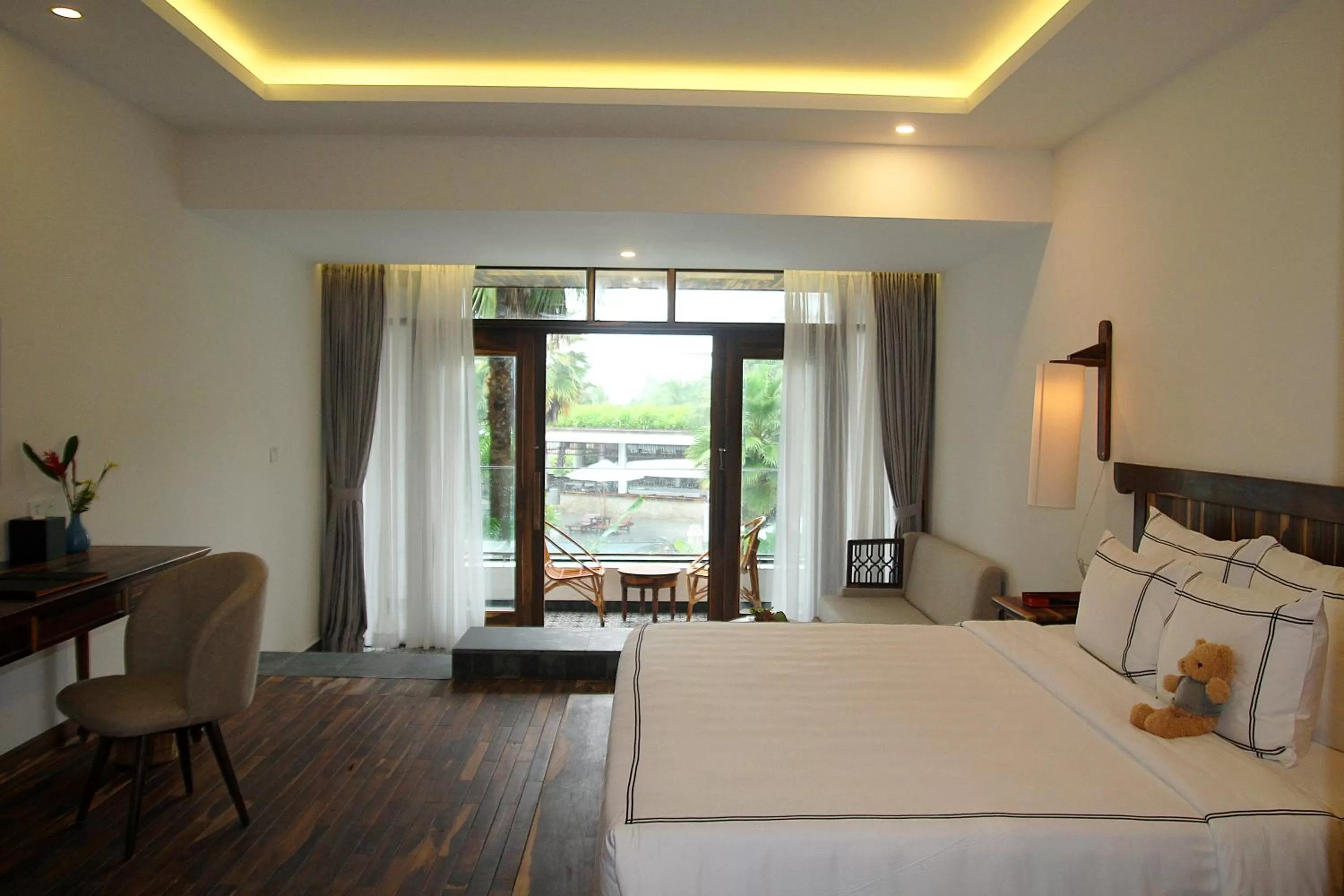 Bed in Alibu Resort Nha Trang