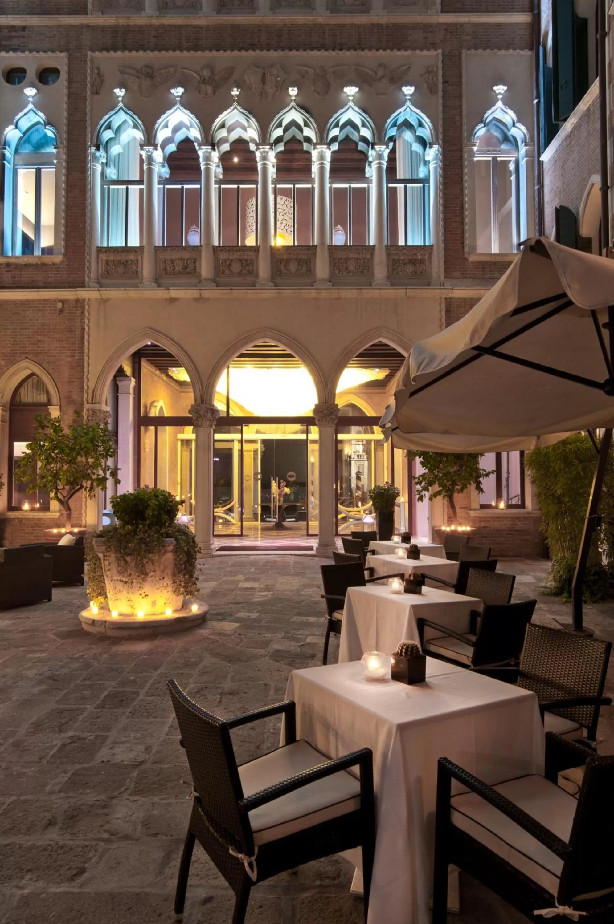 Night in Sina Centurion Palace