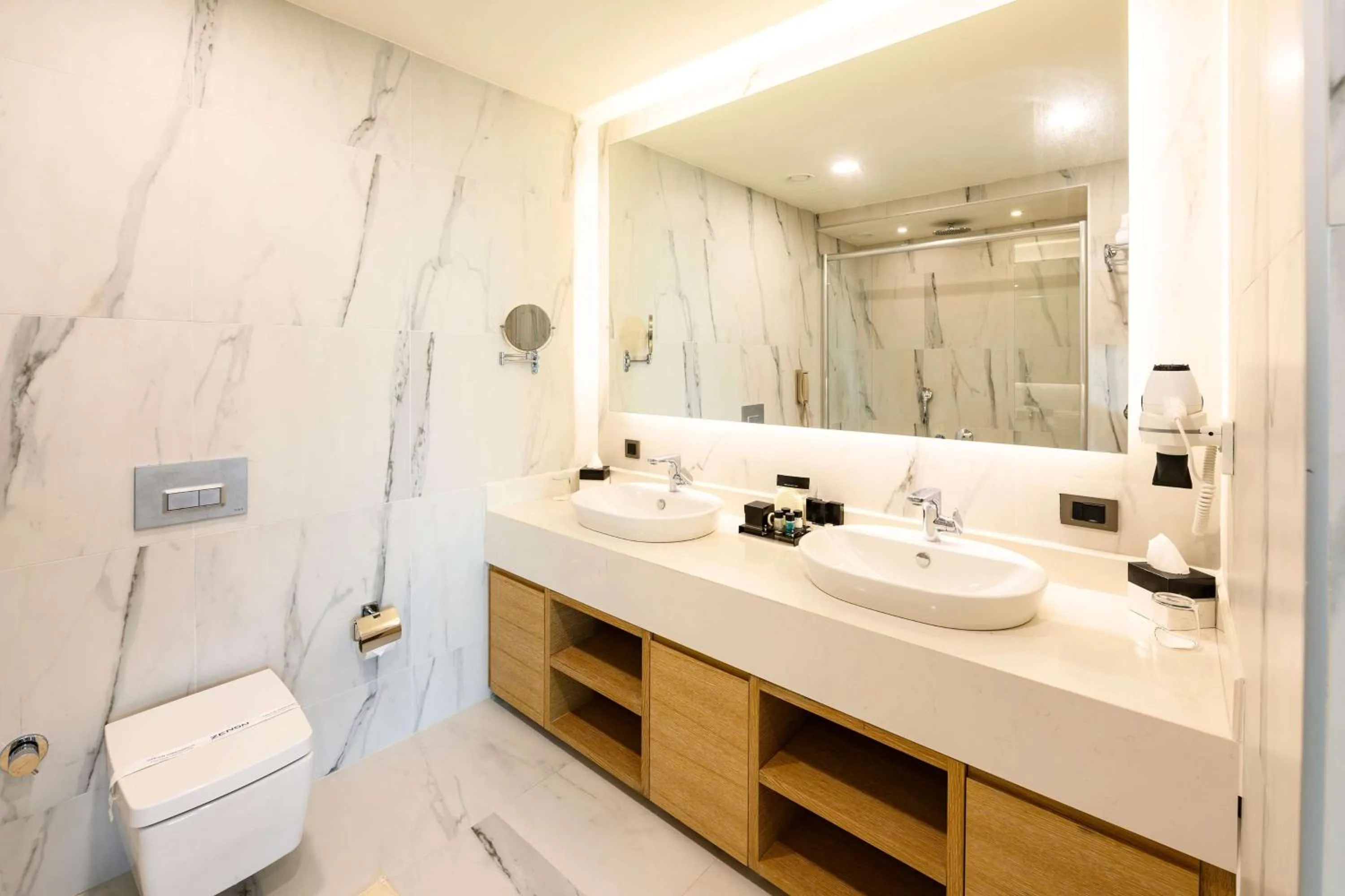 Bathroom in La Quinta by Wyndham Istanbul Gunesli