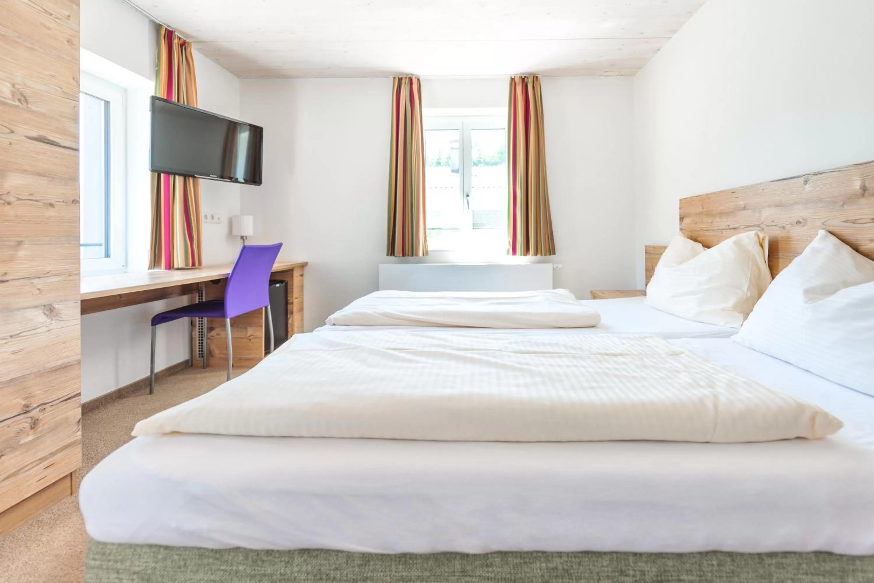 Bedroom, Bed in Motel Engel - self checkin