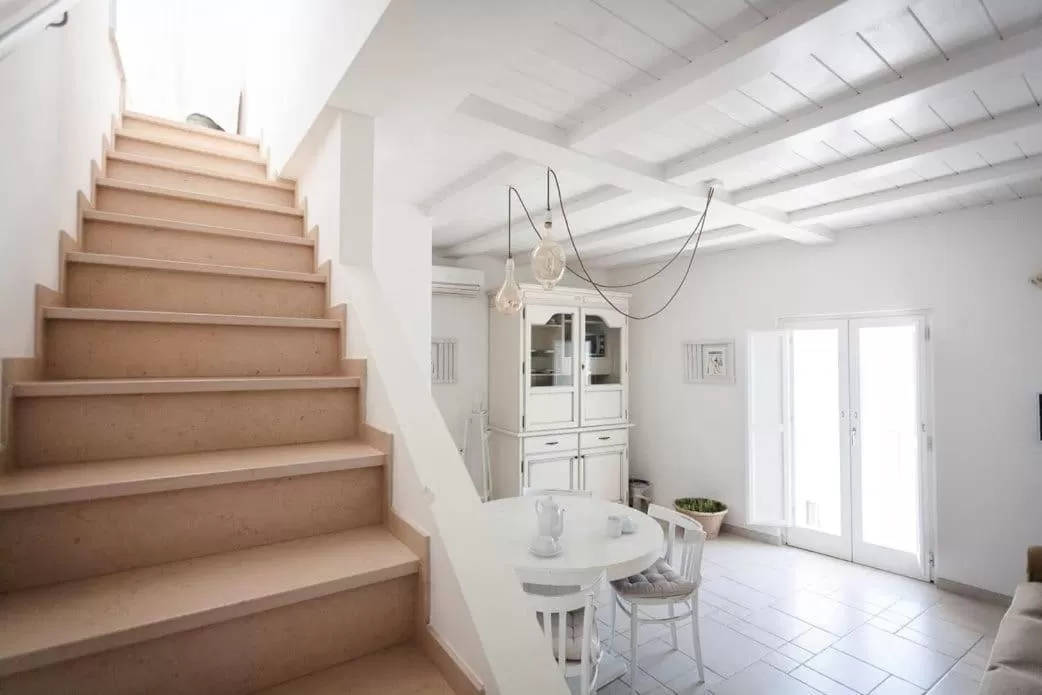 Seating area in Dei Serafini