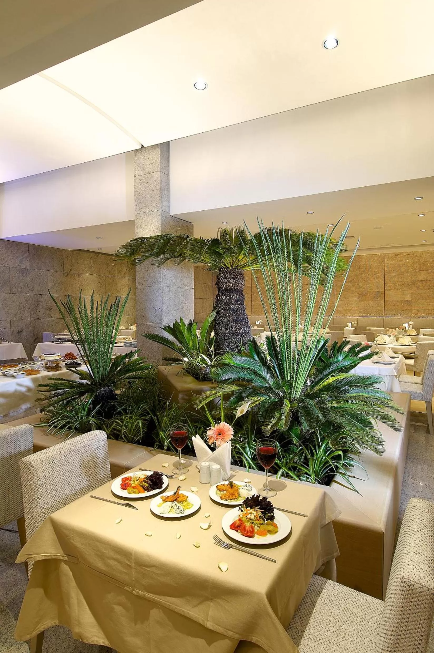 Restaurant/places to eat in Ontur Izmir Otel