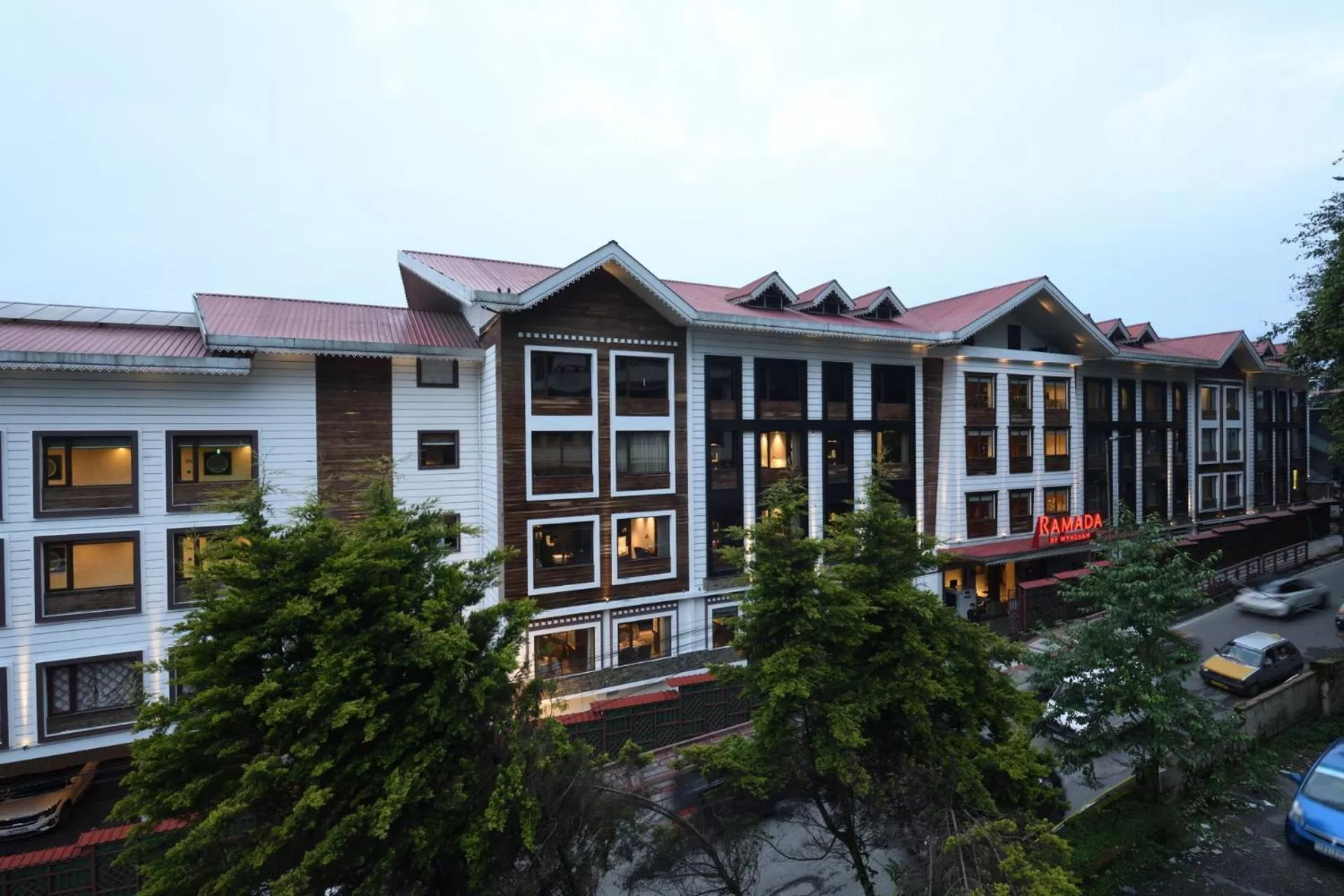 Ramada by Wyndham Gangtok Hotel & Casino Golden