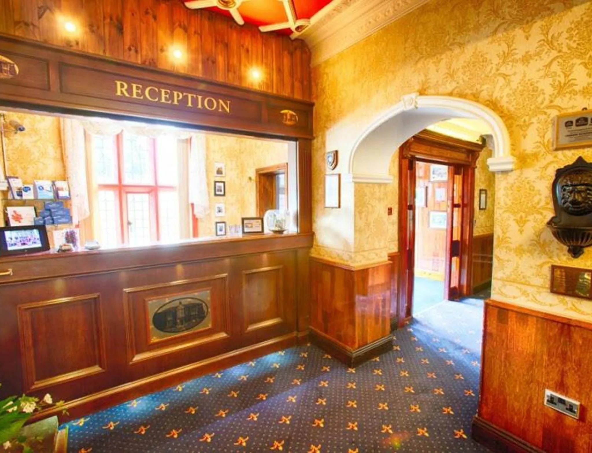 Lobby or reception in Rogerthorpe Manor Hotel
