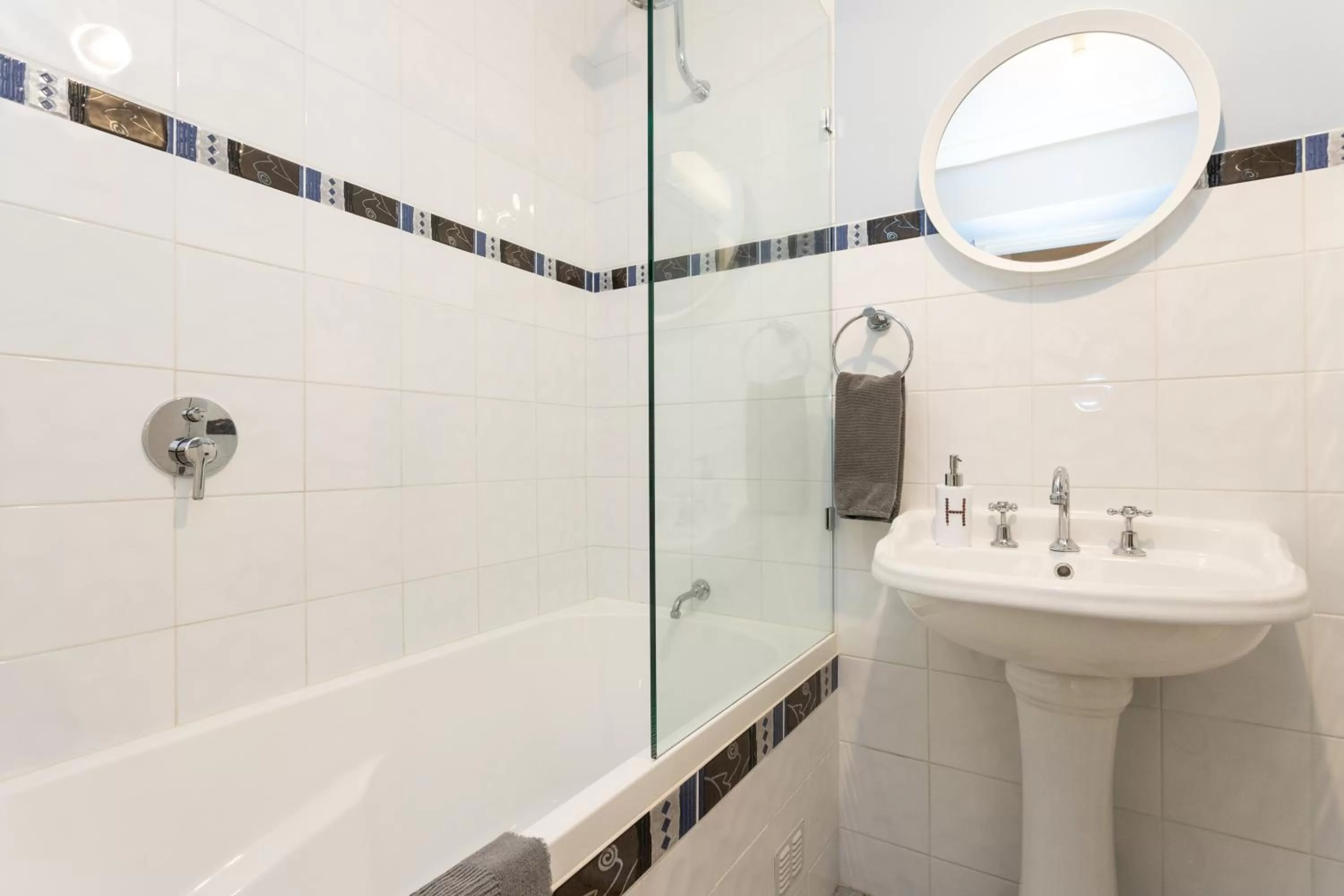 Toilet in Fremantle Bed & Breakfast