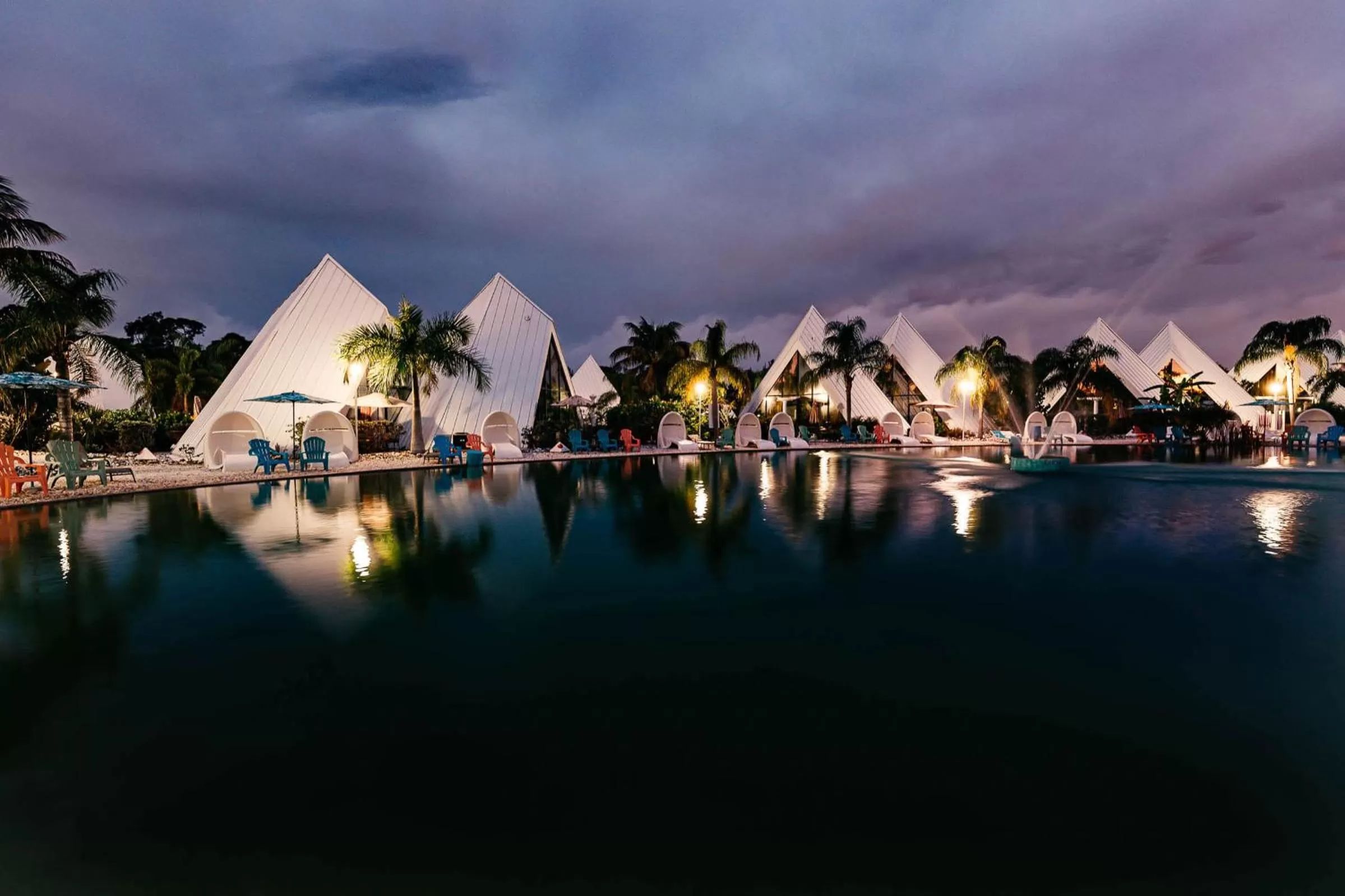 Property building in Pyramids in Florida