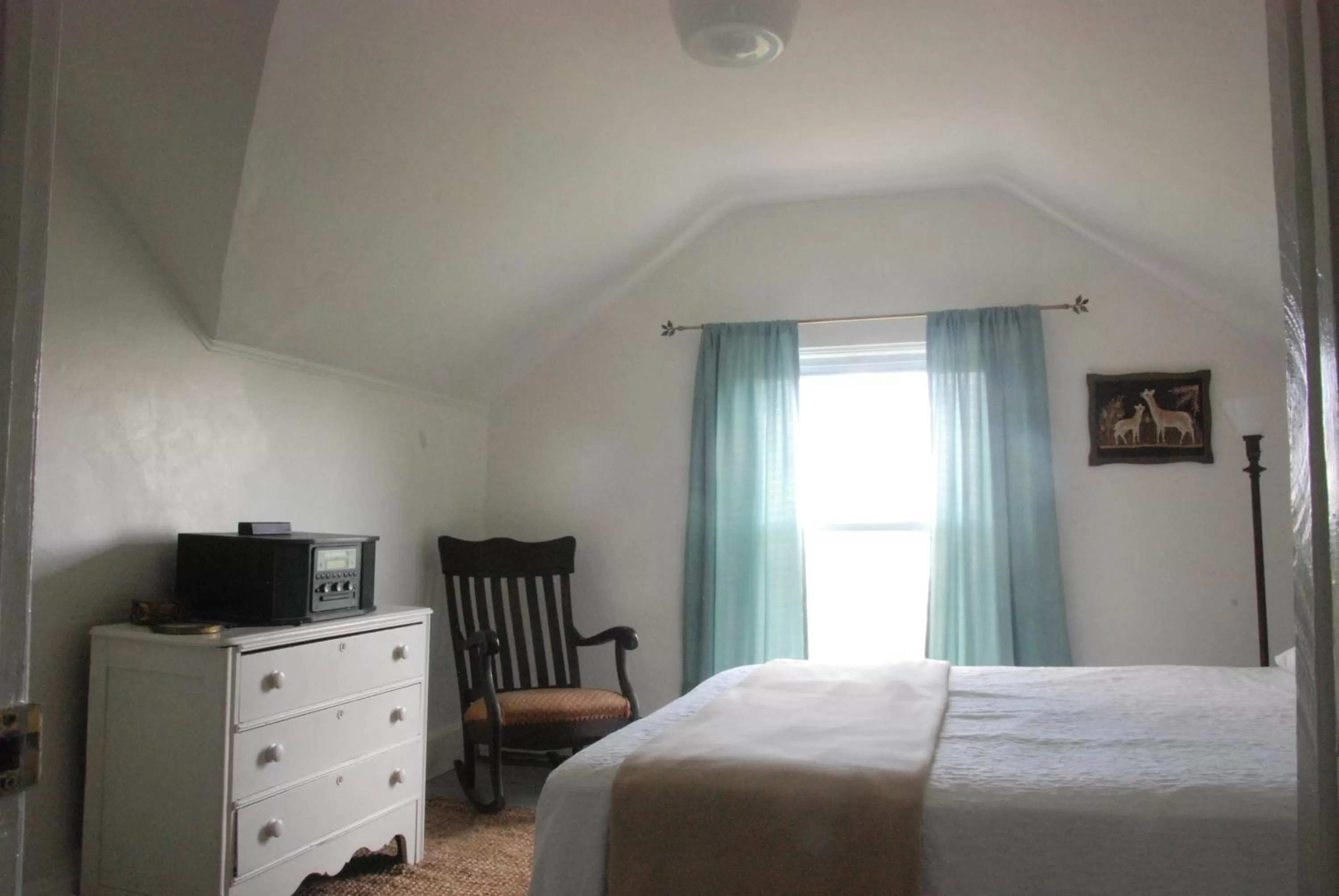 Bed in Harwood Hill Motel