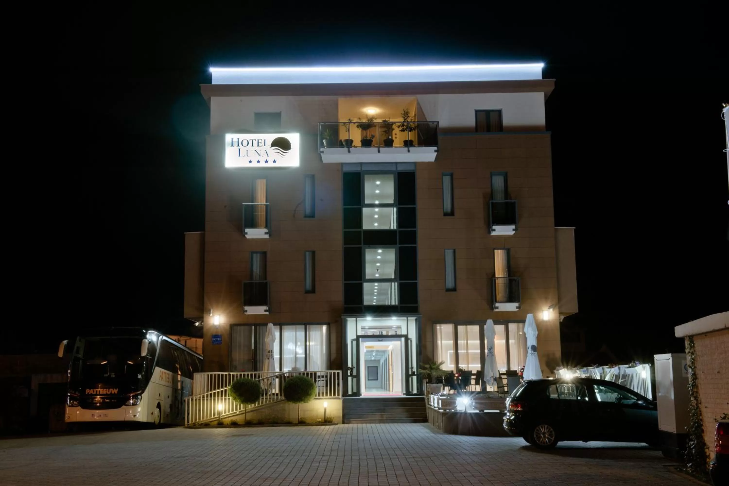 Facade/entrance in Hotel Luna