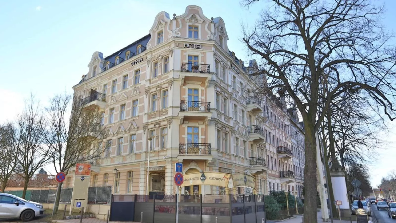 Facade/entrance in Hotel Silesia