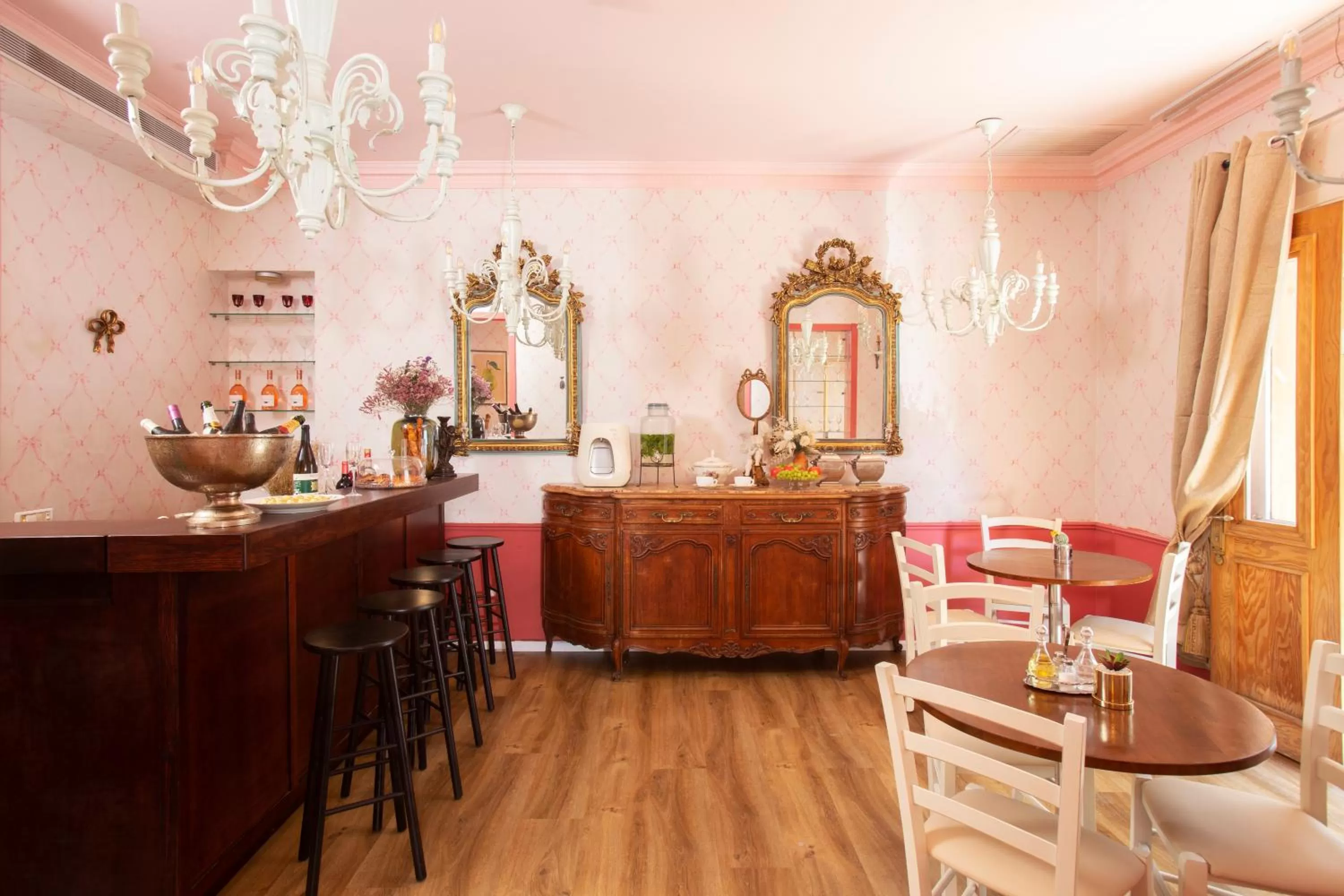 Lobby or reception in The Elliot - Adults only