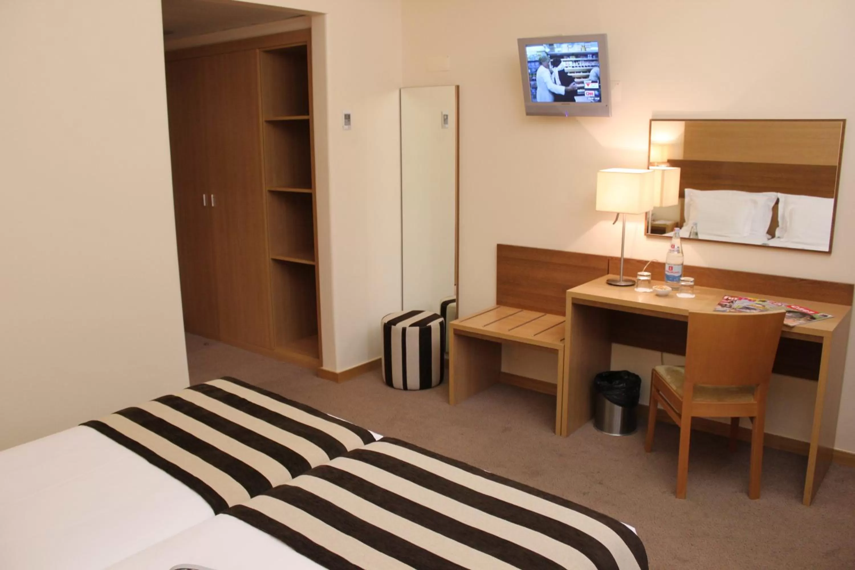 Photo of the whole room, Bed in Hotel Principe Lisboa