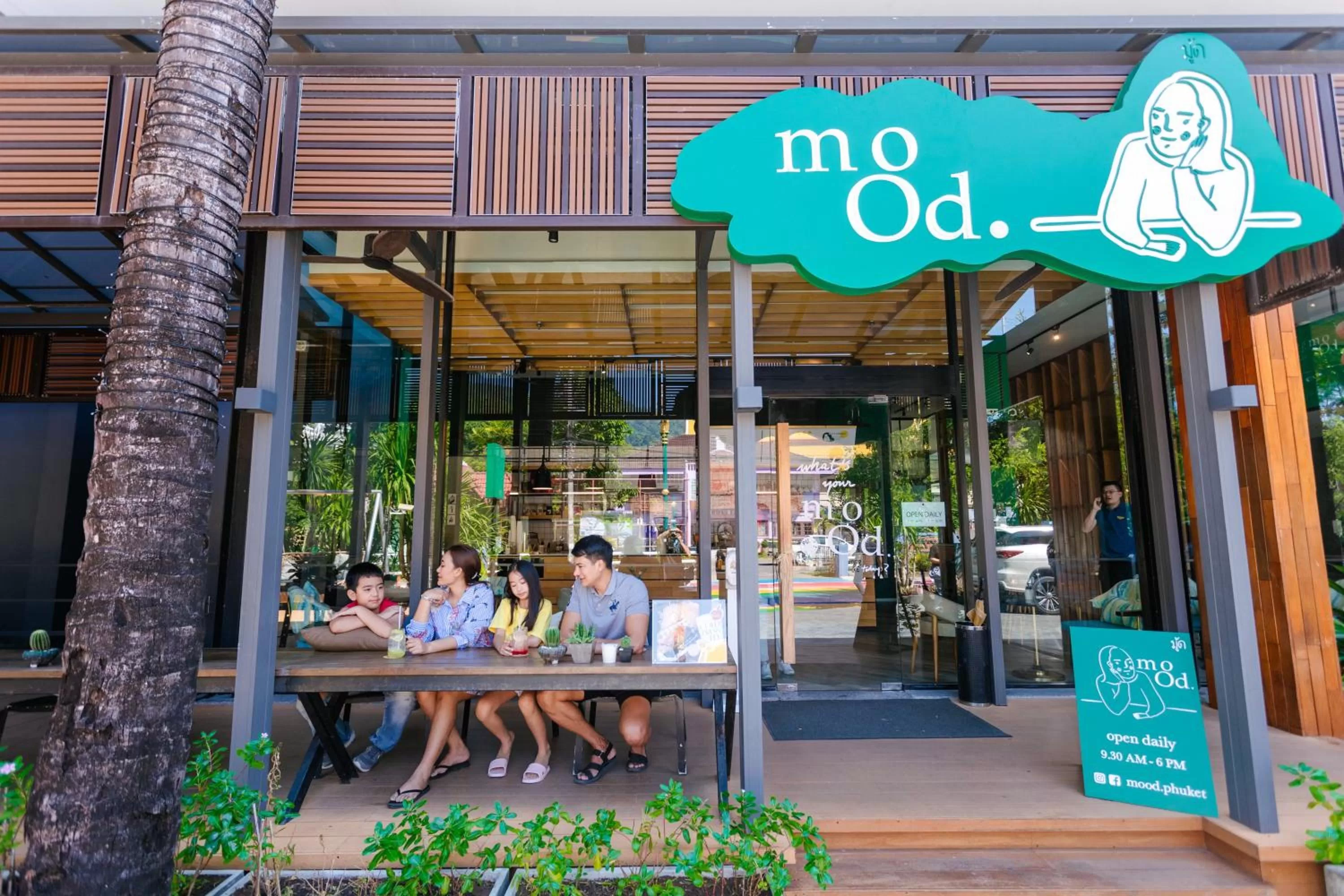 Coffee/tea facilities in Holiday Inn Express Phuket Patong Beach Central by IHG