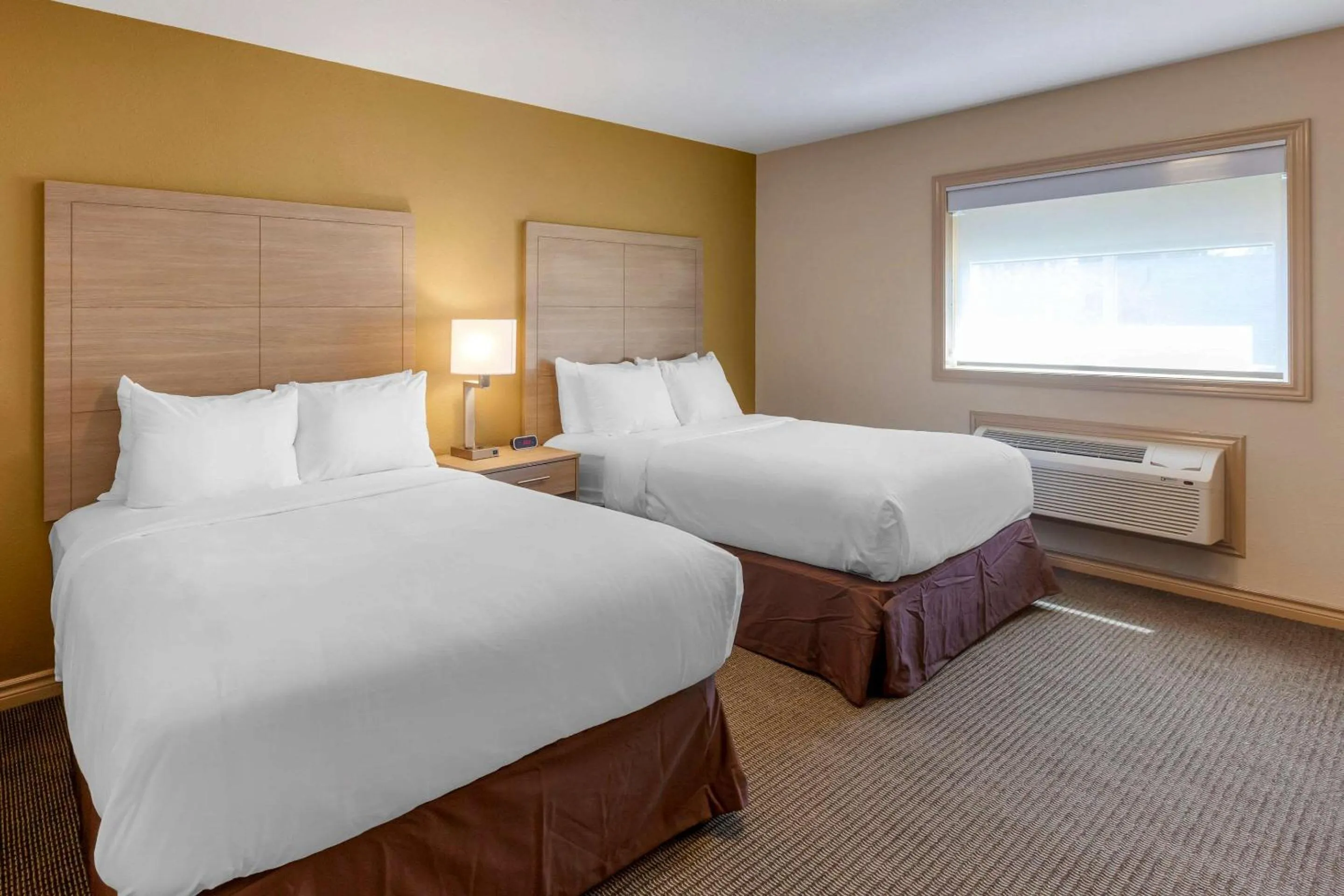 Business Room with Two Double Beds in Comfort Inn & Suites Thousand Islands Harbour District
