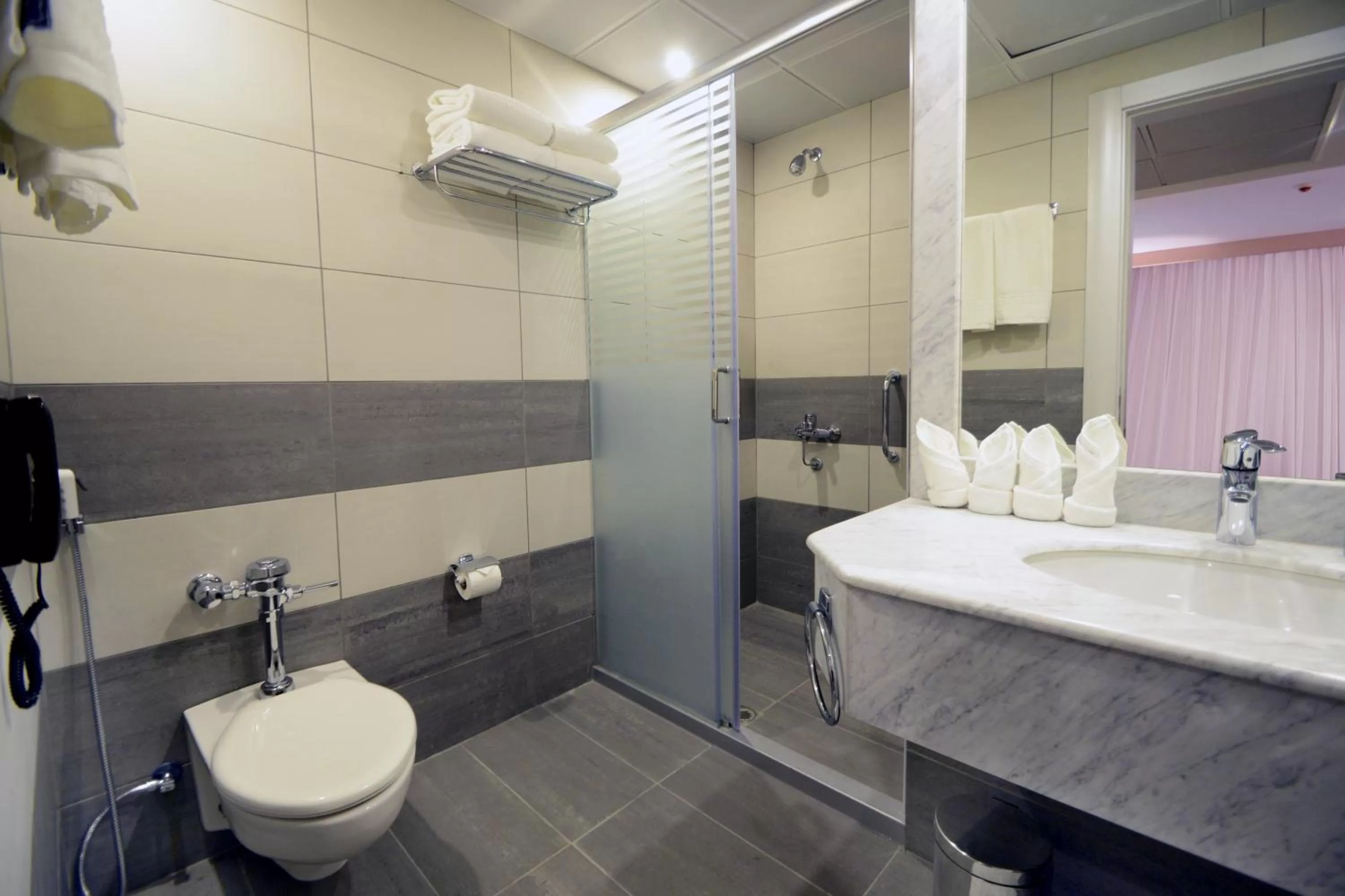 Toilet in Le Bosphorus Al Madinah