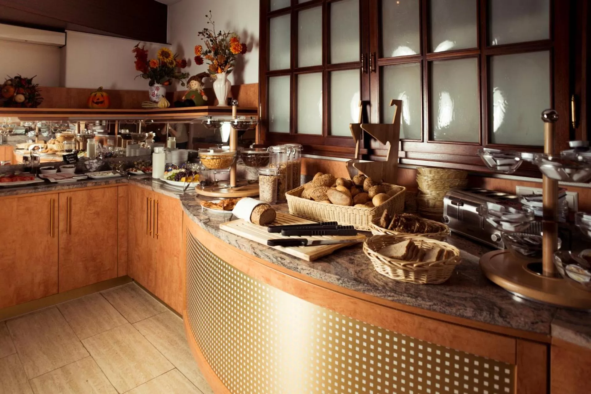 Buffet breakfast in Aparthotel Astro - Nichtraucherhotel