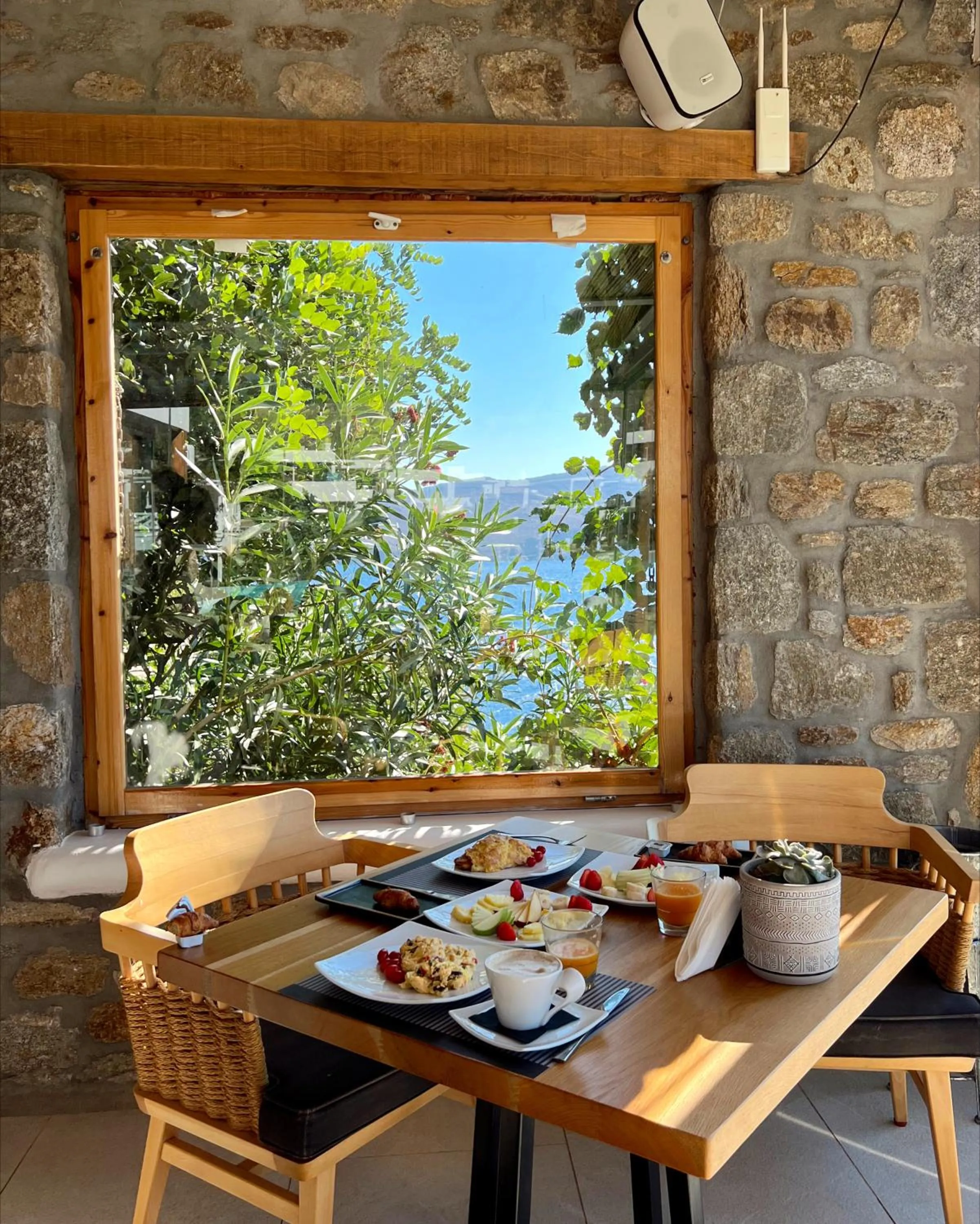 Restaurant/places to eat in Panormos Village Hotel