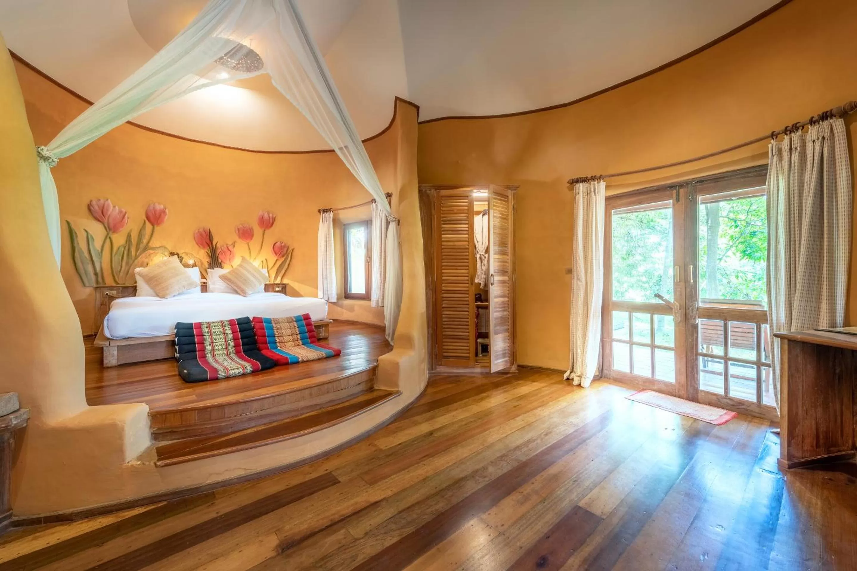 Bedroom, Bed in Vana Varin Resort