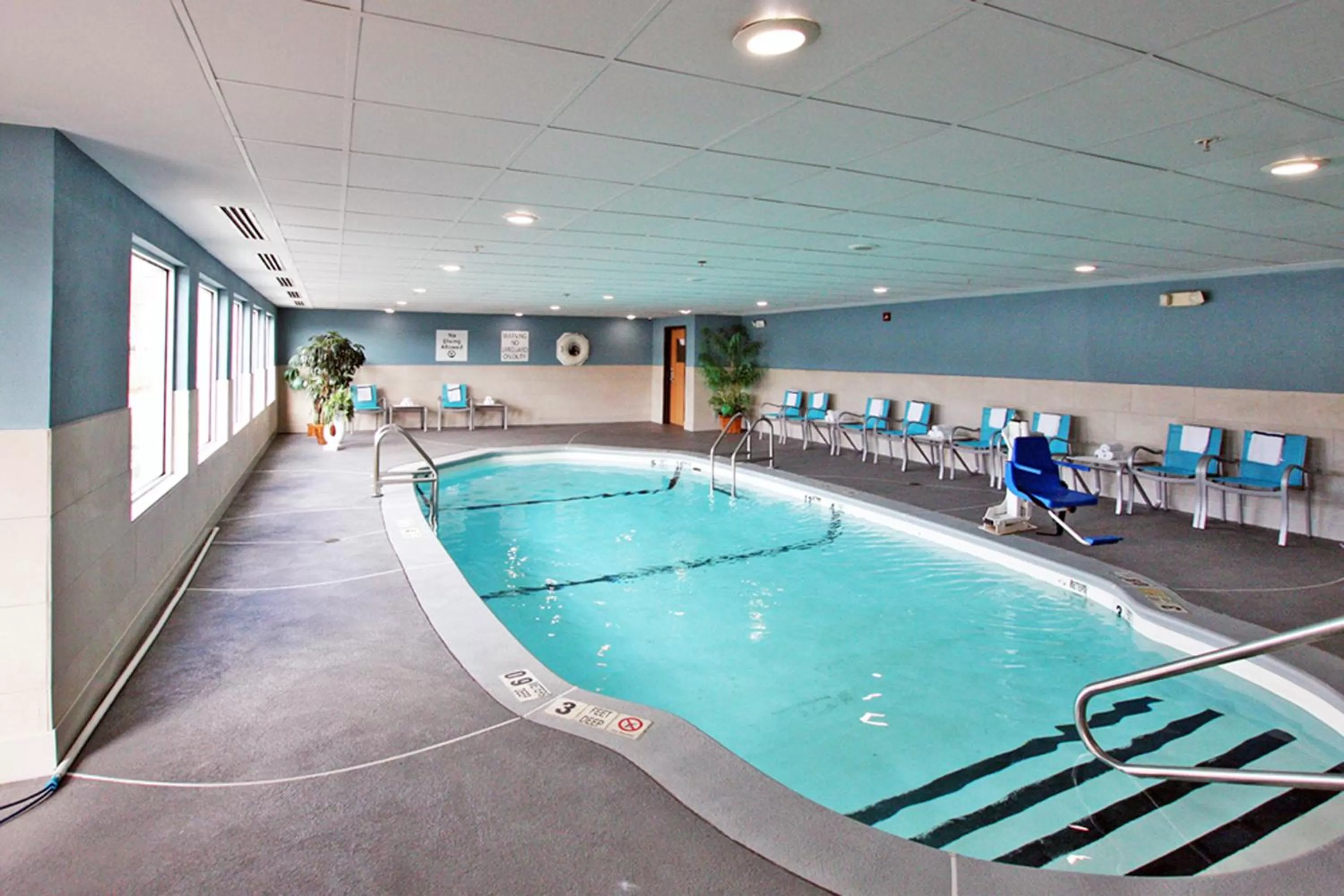 Swimming pool in Holiday Inn Express Branford-New Haven by IHG