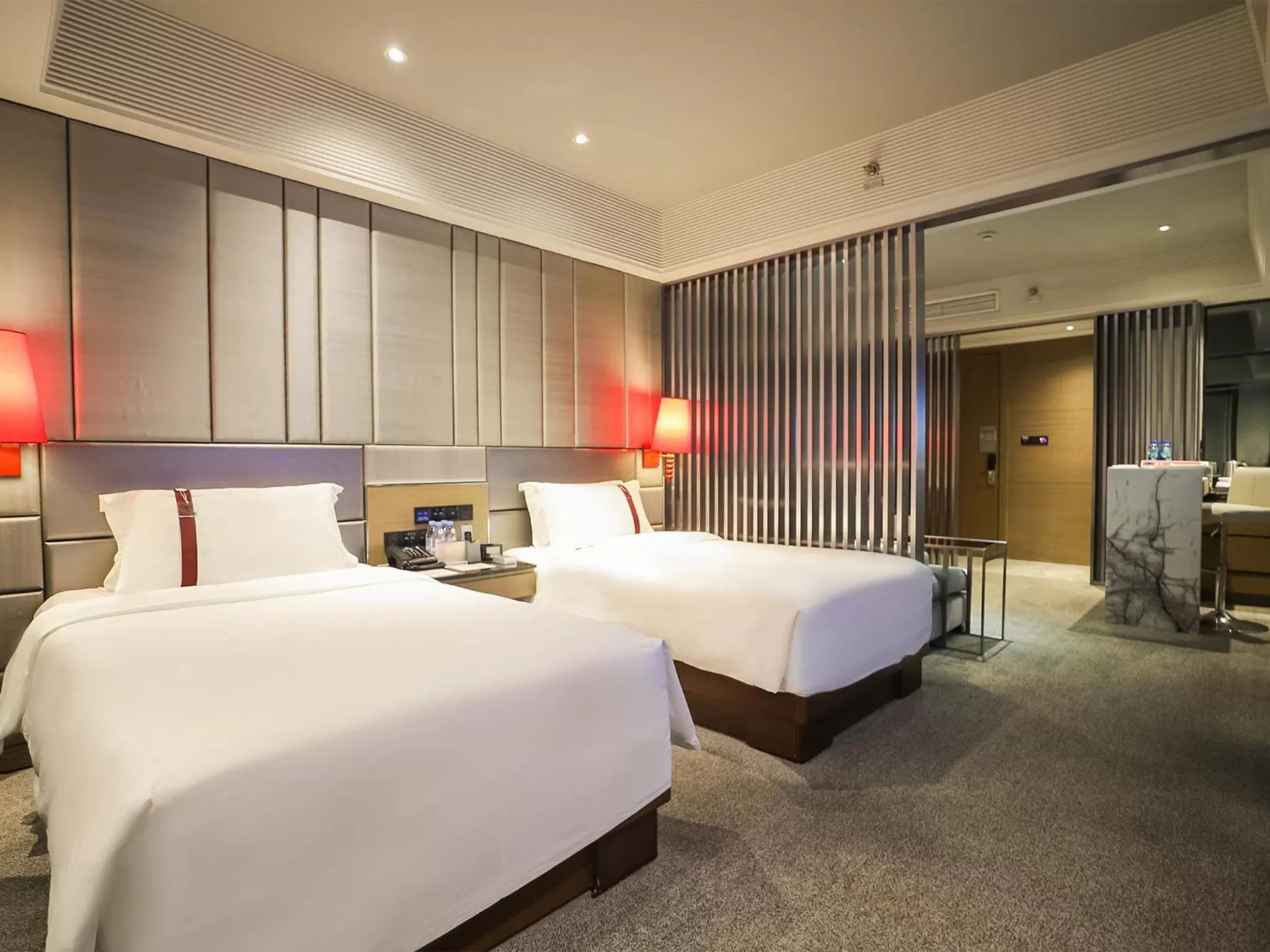 Photo of the whole room, Bed in Rhombus Park Aura Chengdu Hotel