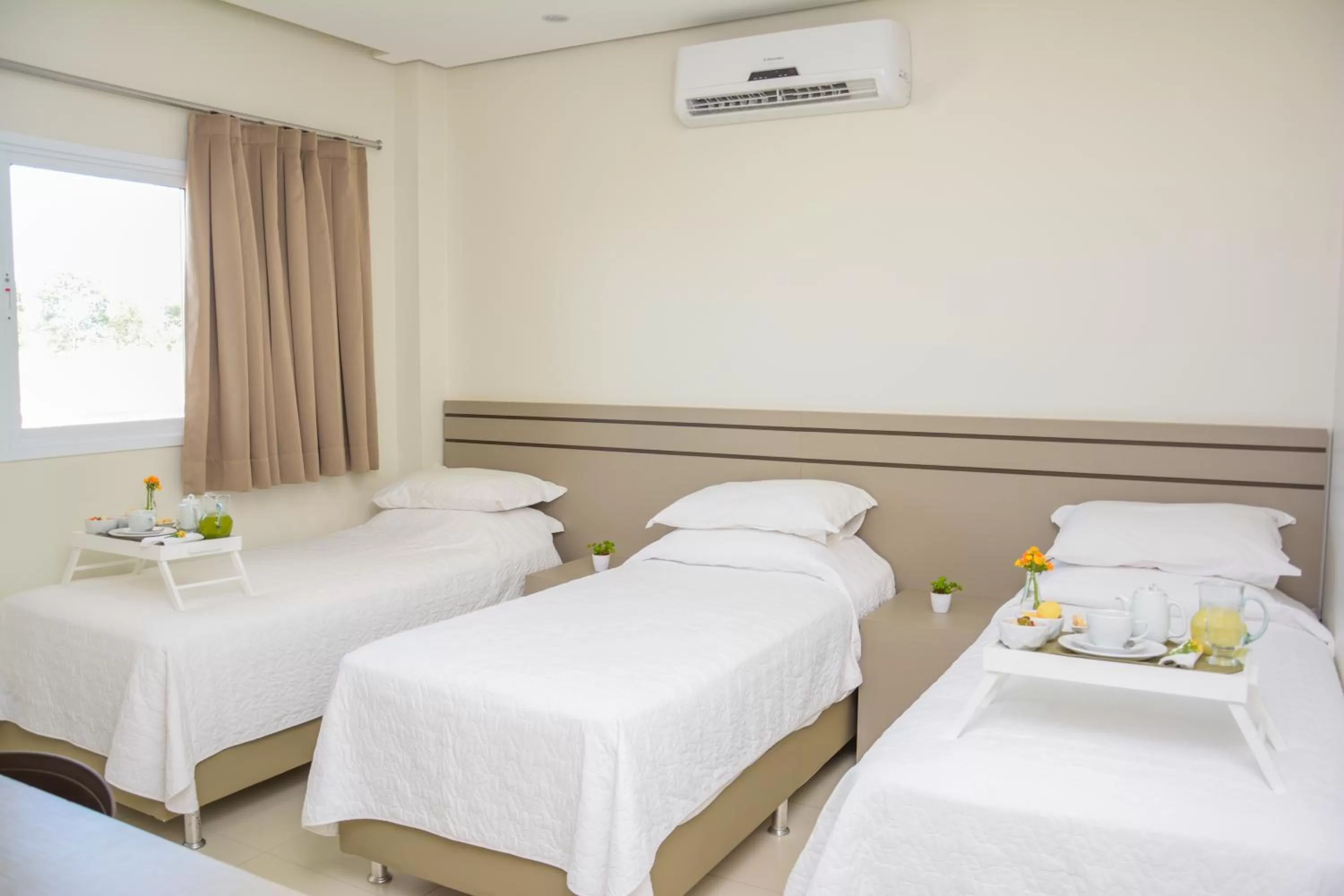 Staff, Bed in Hotel Imperador