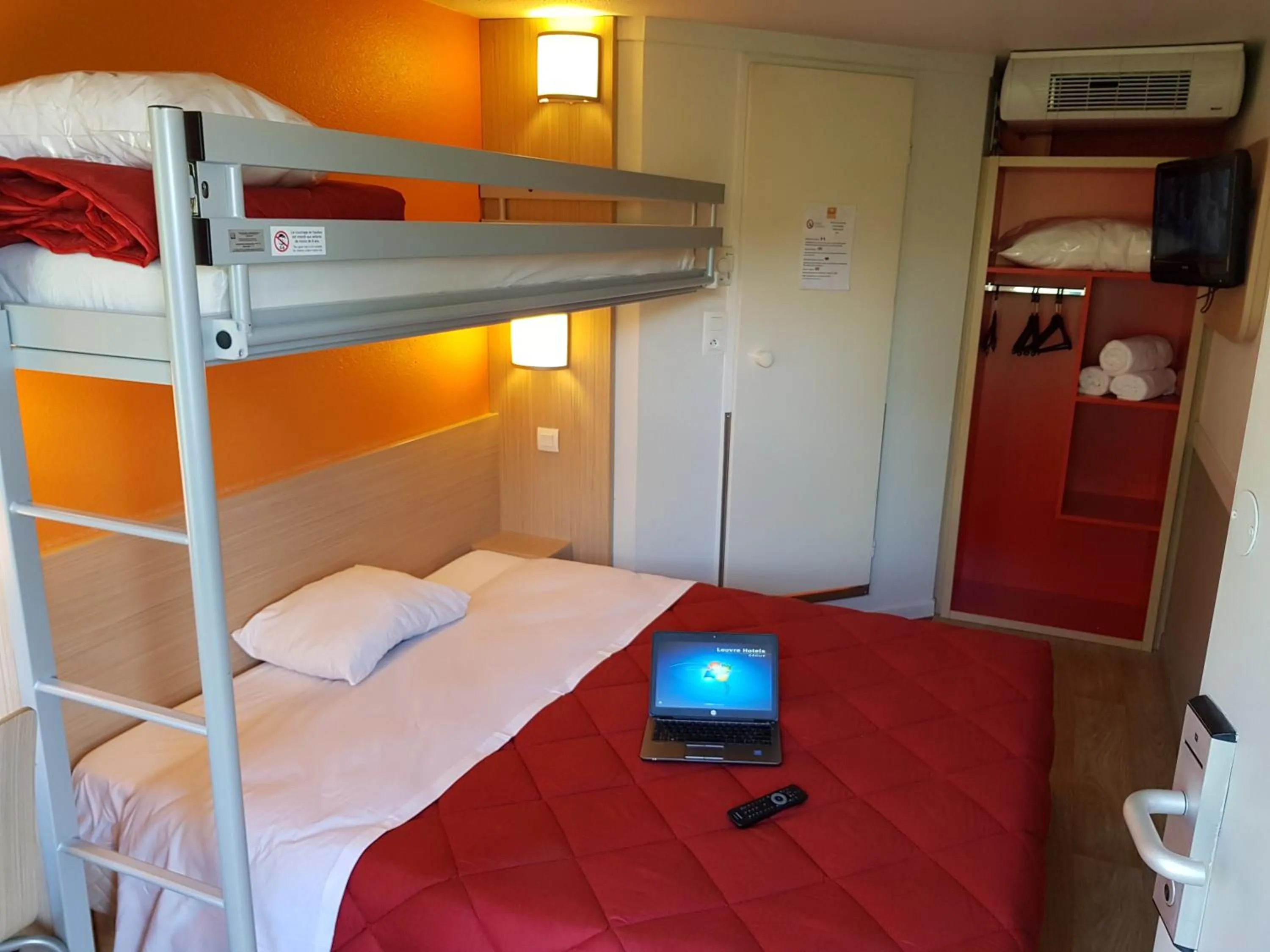 Bed in Premiere Classe Lyon Ouest - Tassin