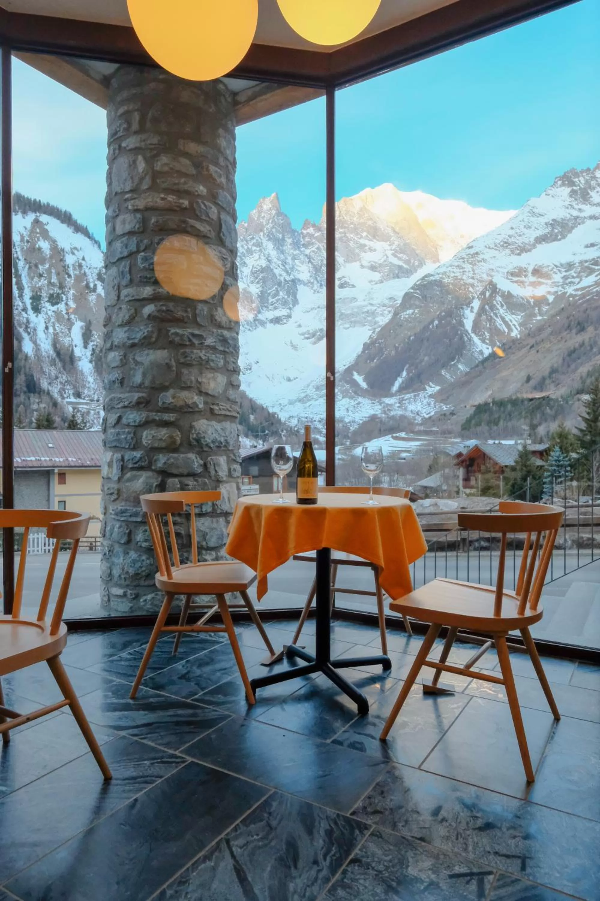 Lounge or bar in Hotel Aigle