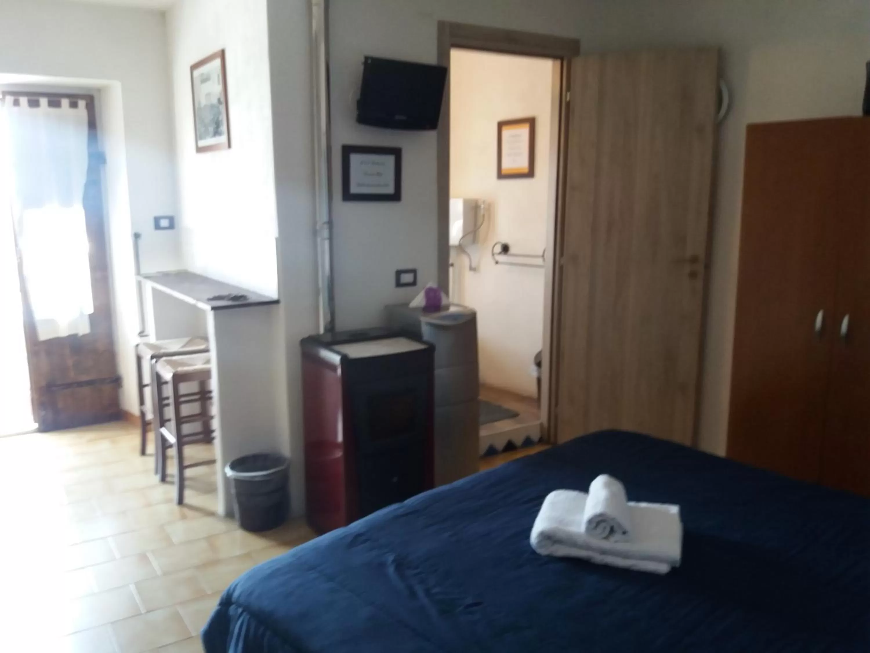 TV and multimedia, Bed in B&b barbaricino iun F1442