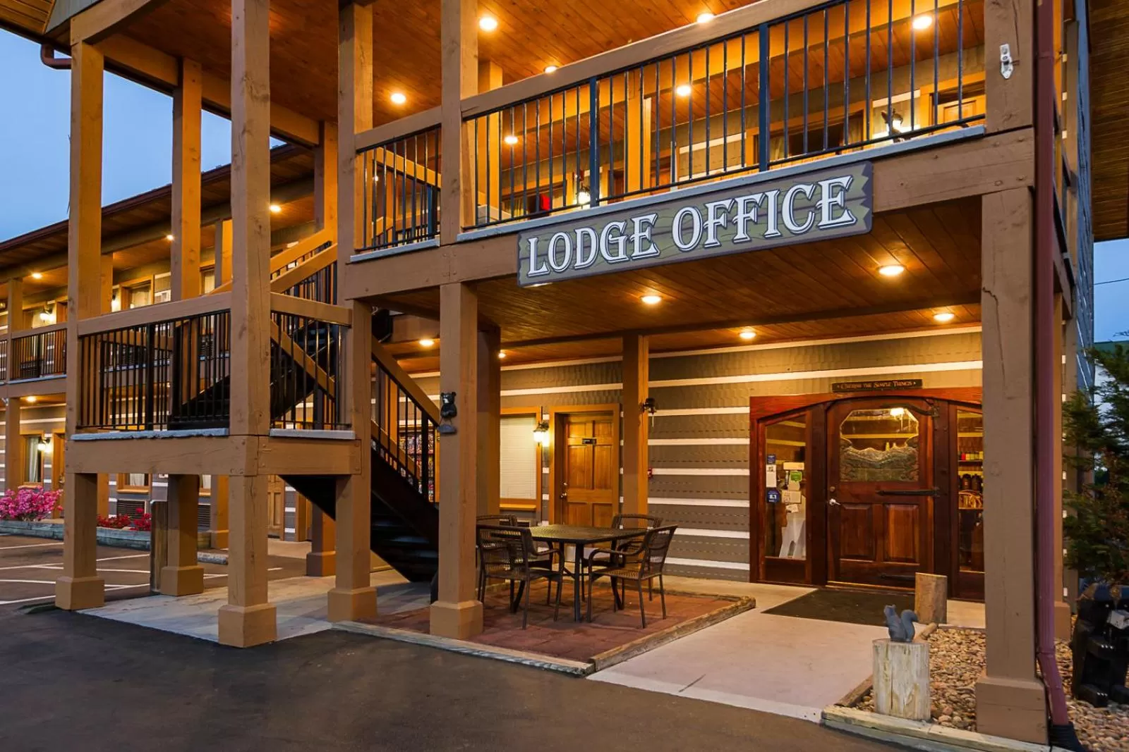 Facade/entrance in Timbers Lodge