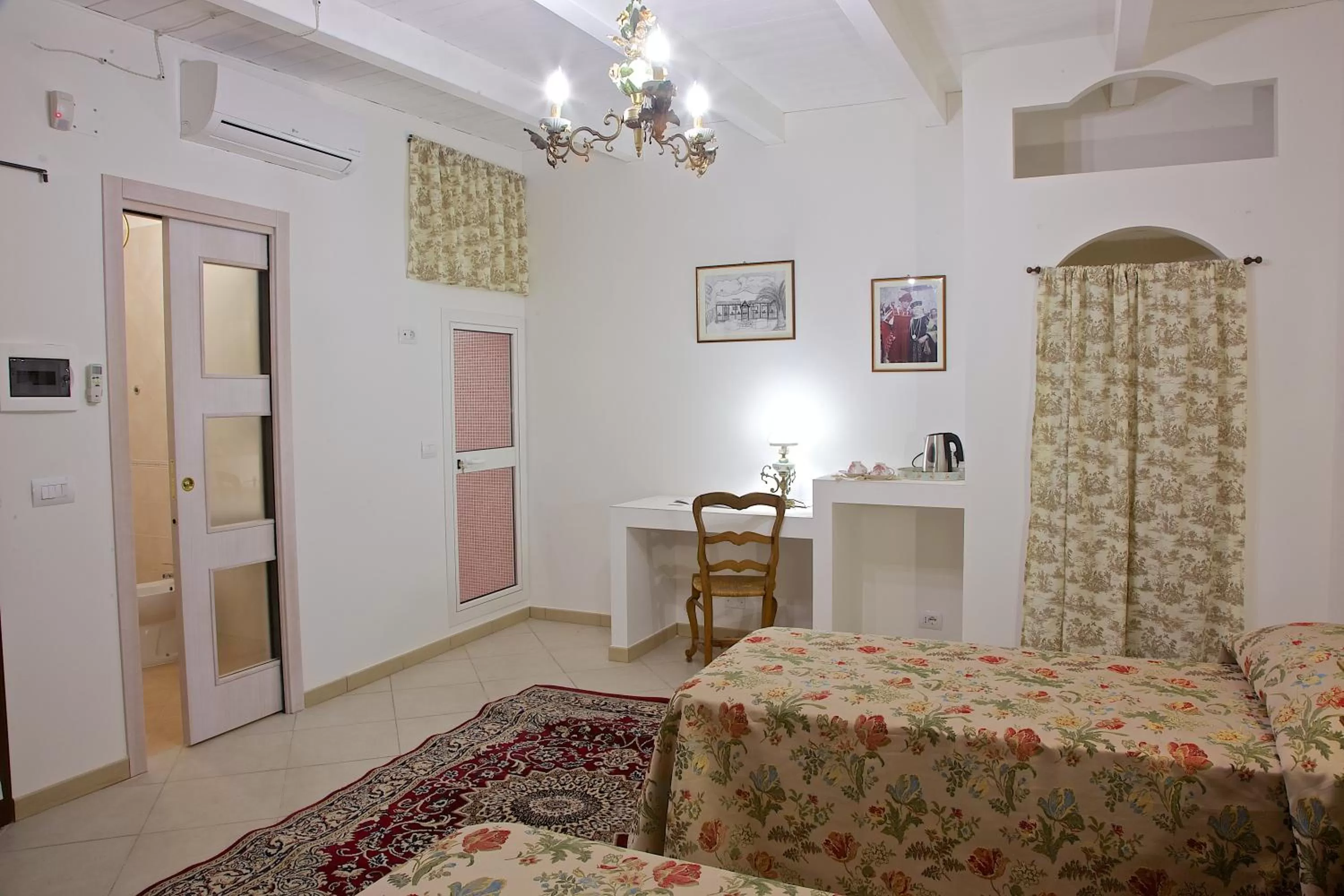 Shower, Bed in B&B Barletta Acasamia con Parcheggio Privato