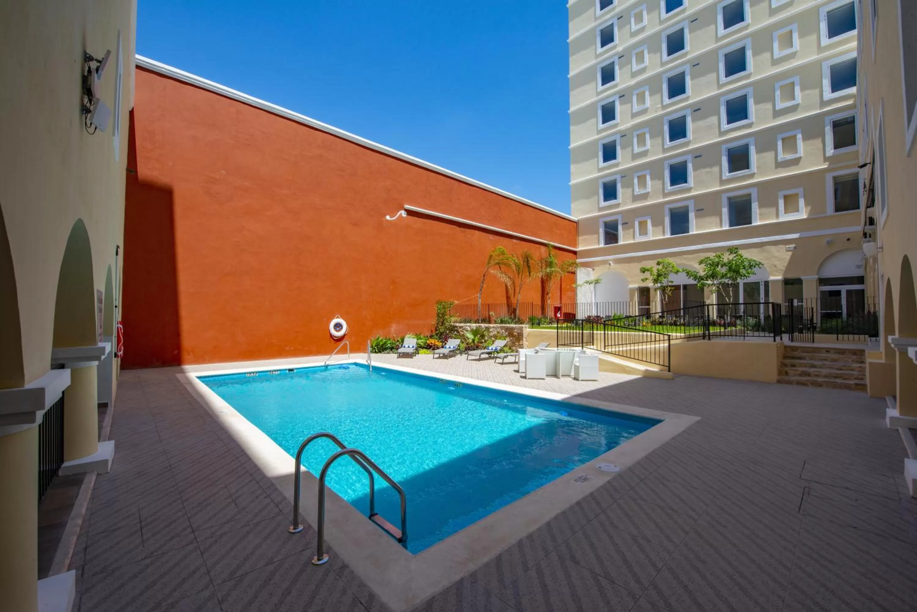 Swimming pool in Holiday Inn Express Merida Centro by IHG