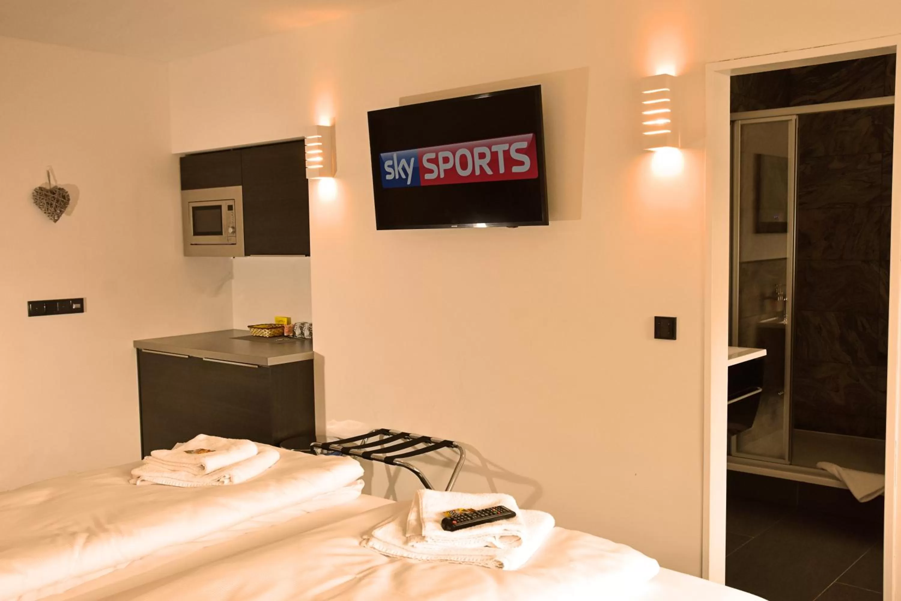 TV and multimedia, Bed in Hotel Walsroder Hof
