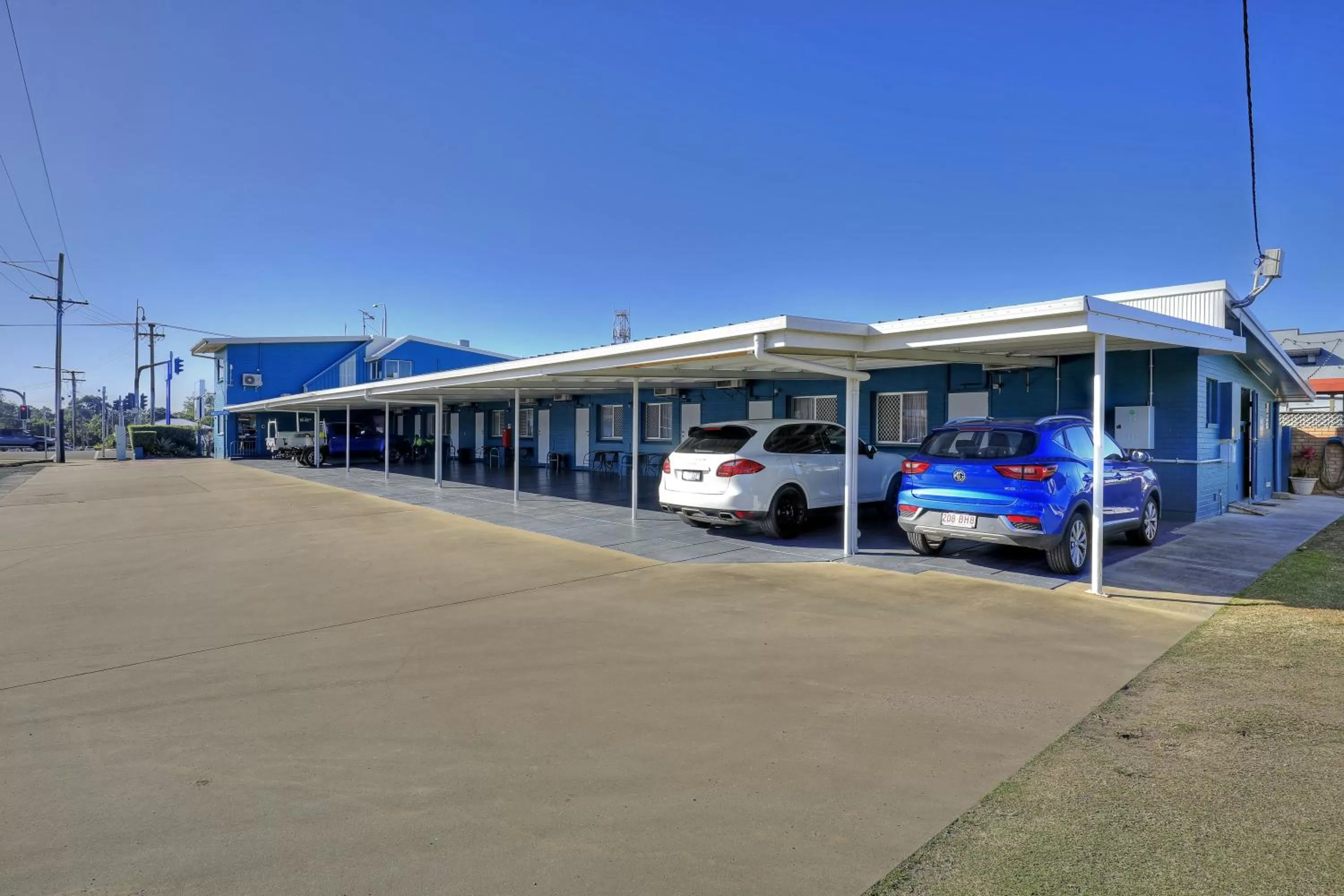 Property building in Oscar Motel