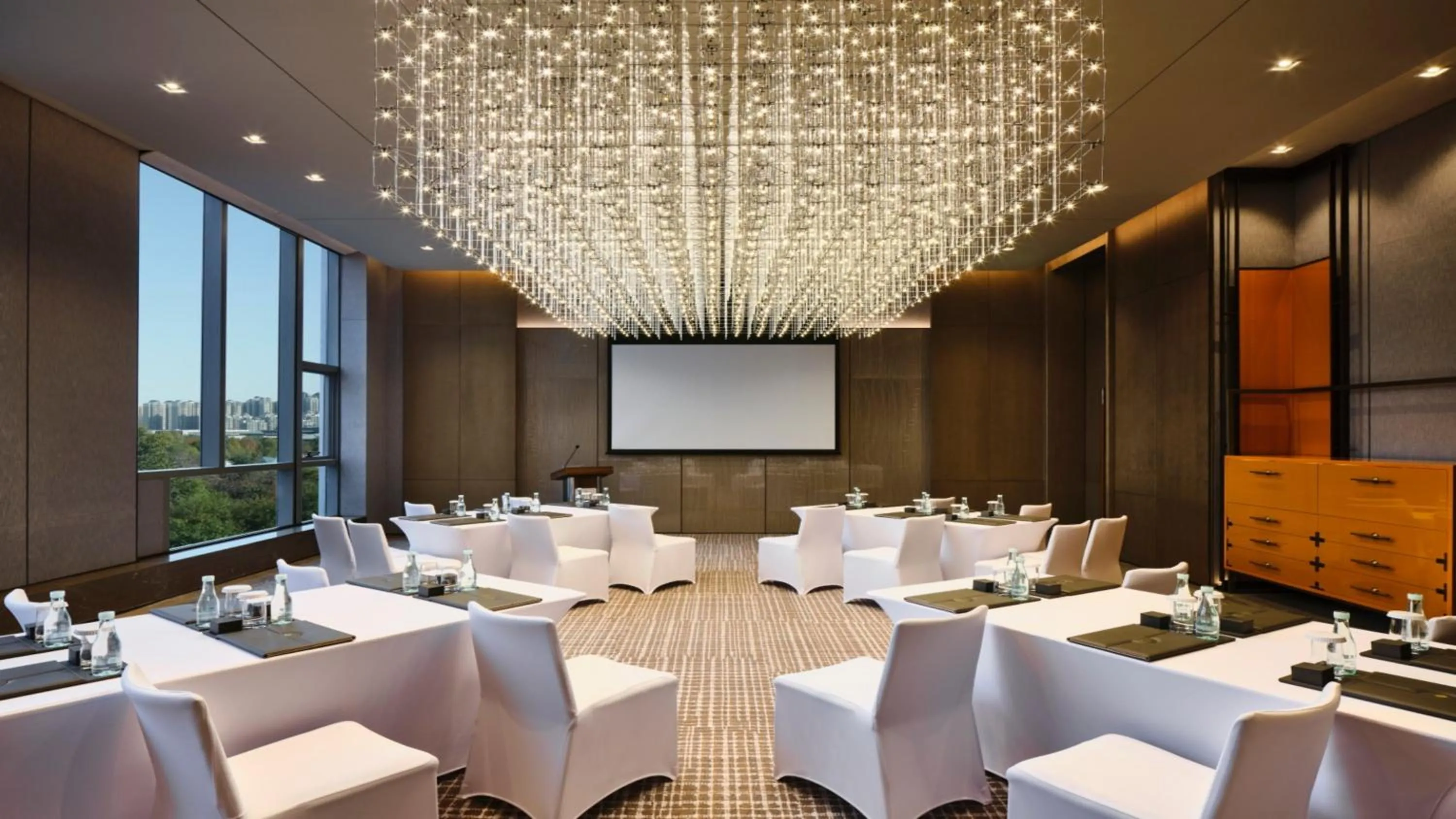 Meeting/conference room in InterContinental Xi'an North by IHG