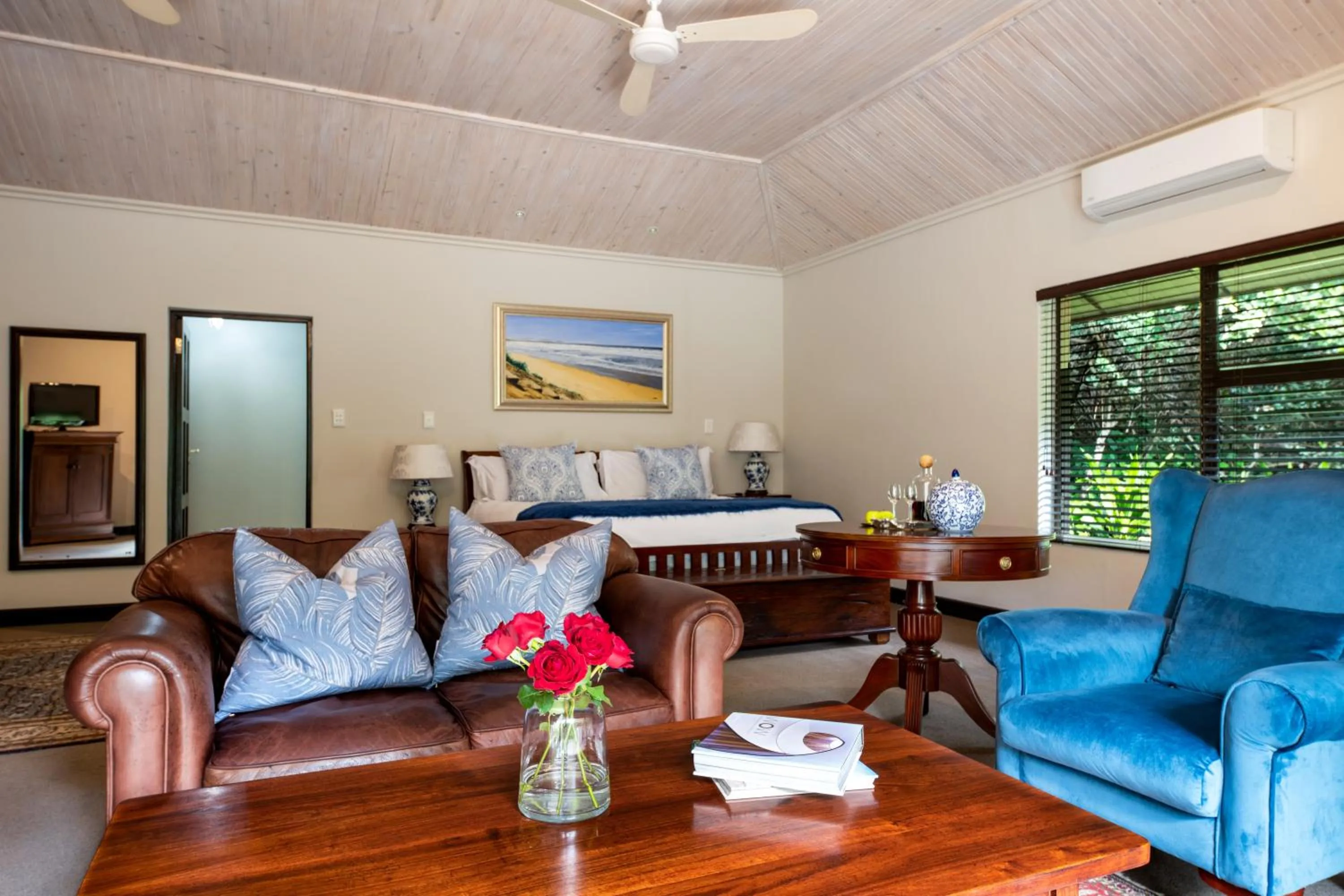 Seating area in Prana Lodge