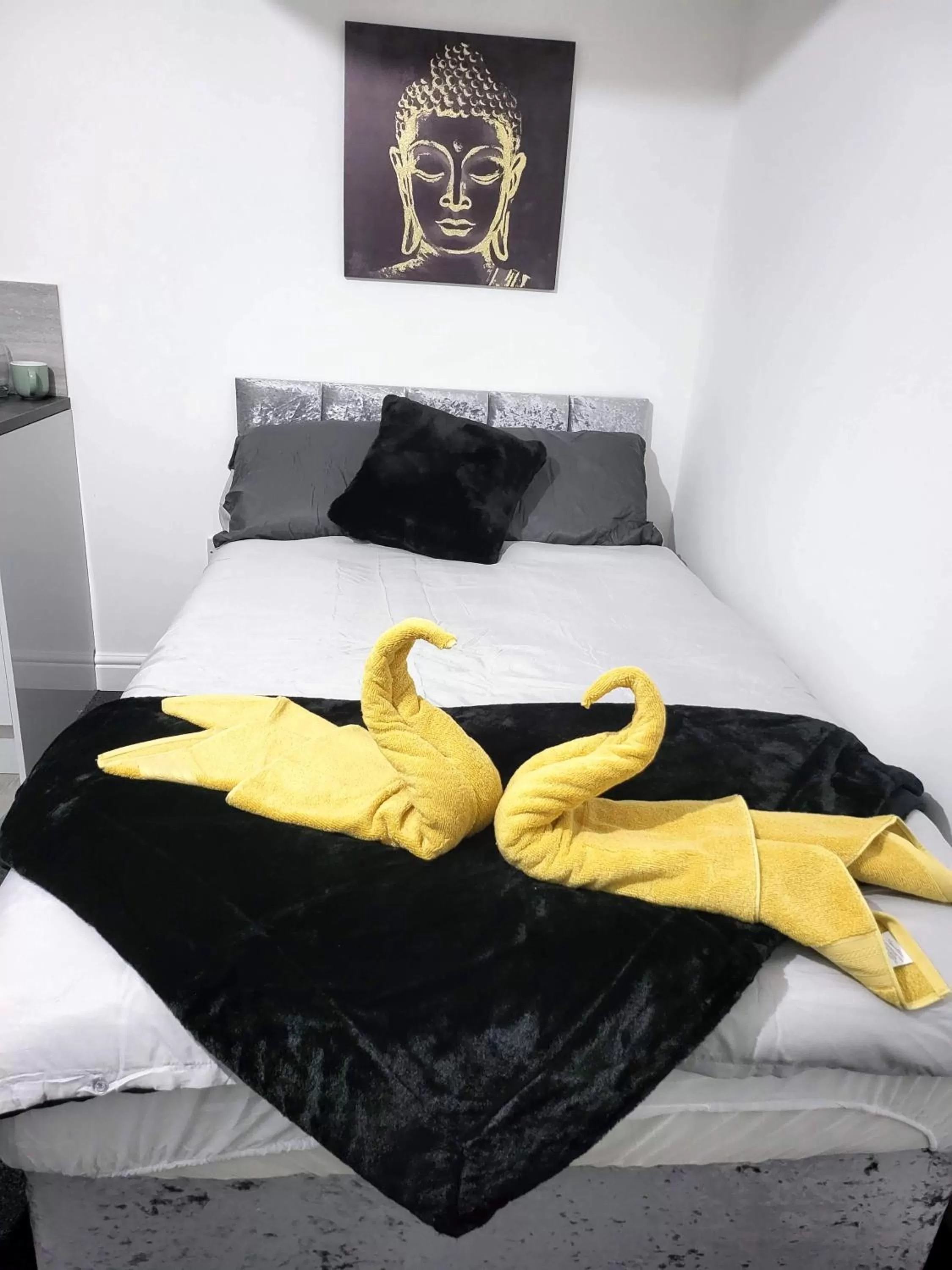 Bed in Easy Living Nottingham - Burns Street