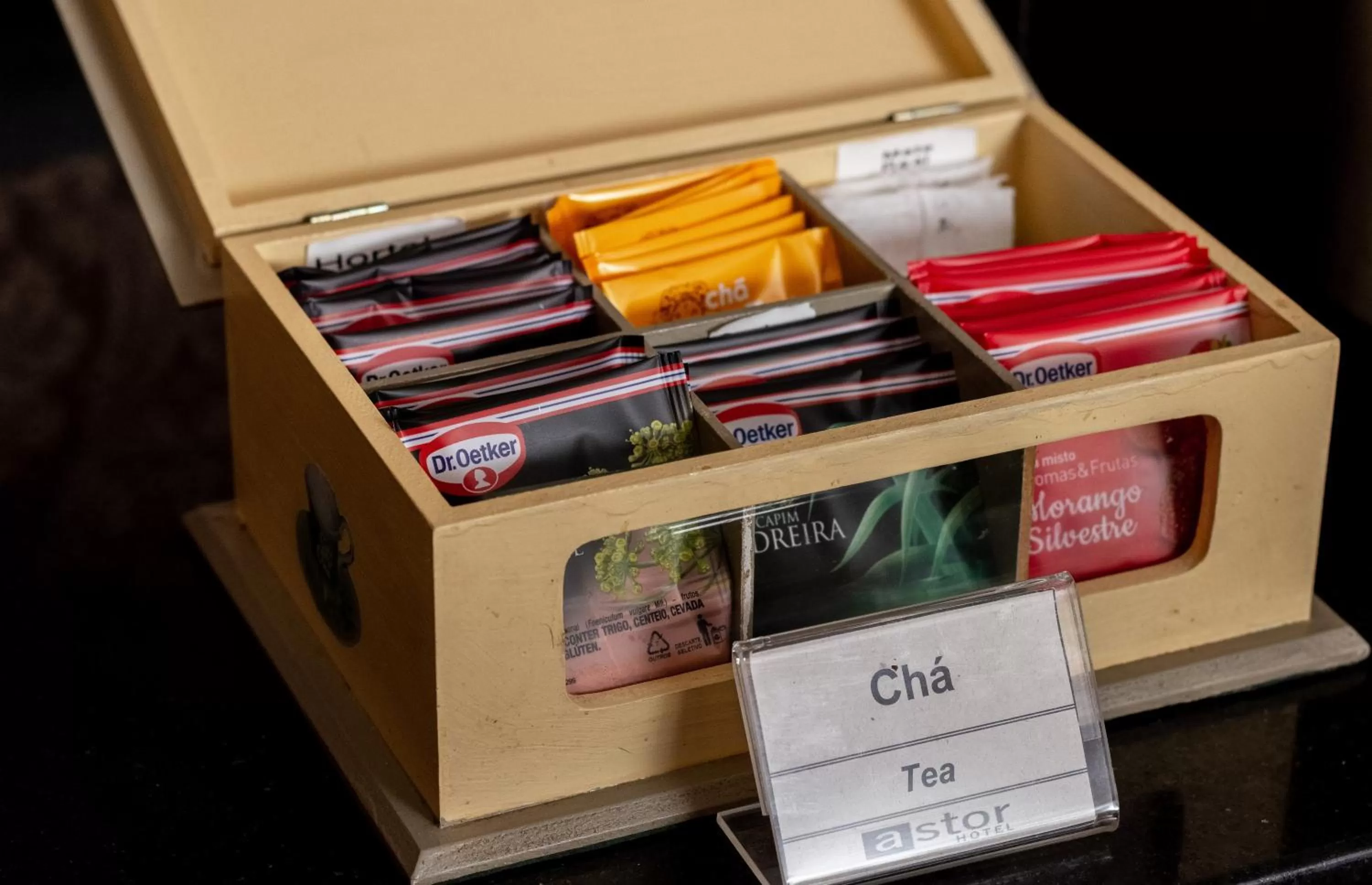 Restaurant/places to eat in Astor Hotel