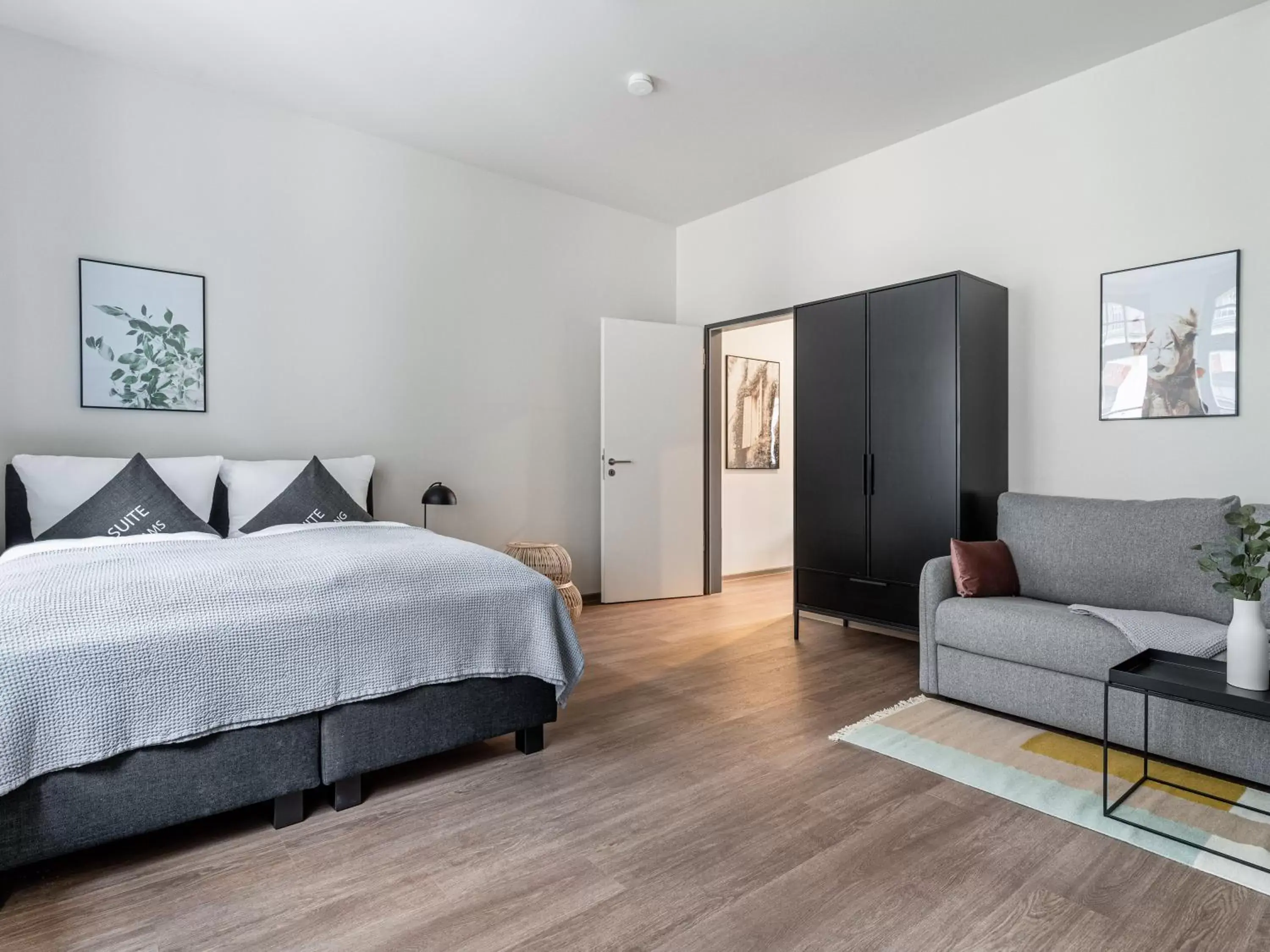 Suite XXL with separate kitchen in Limehome Leipzig Oelßner's Hof Suite XXL with separate kitchen in Limehome Leipzig Oelßner's Hof