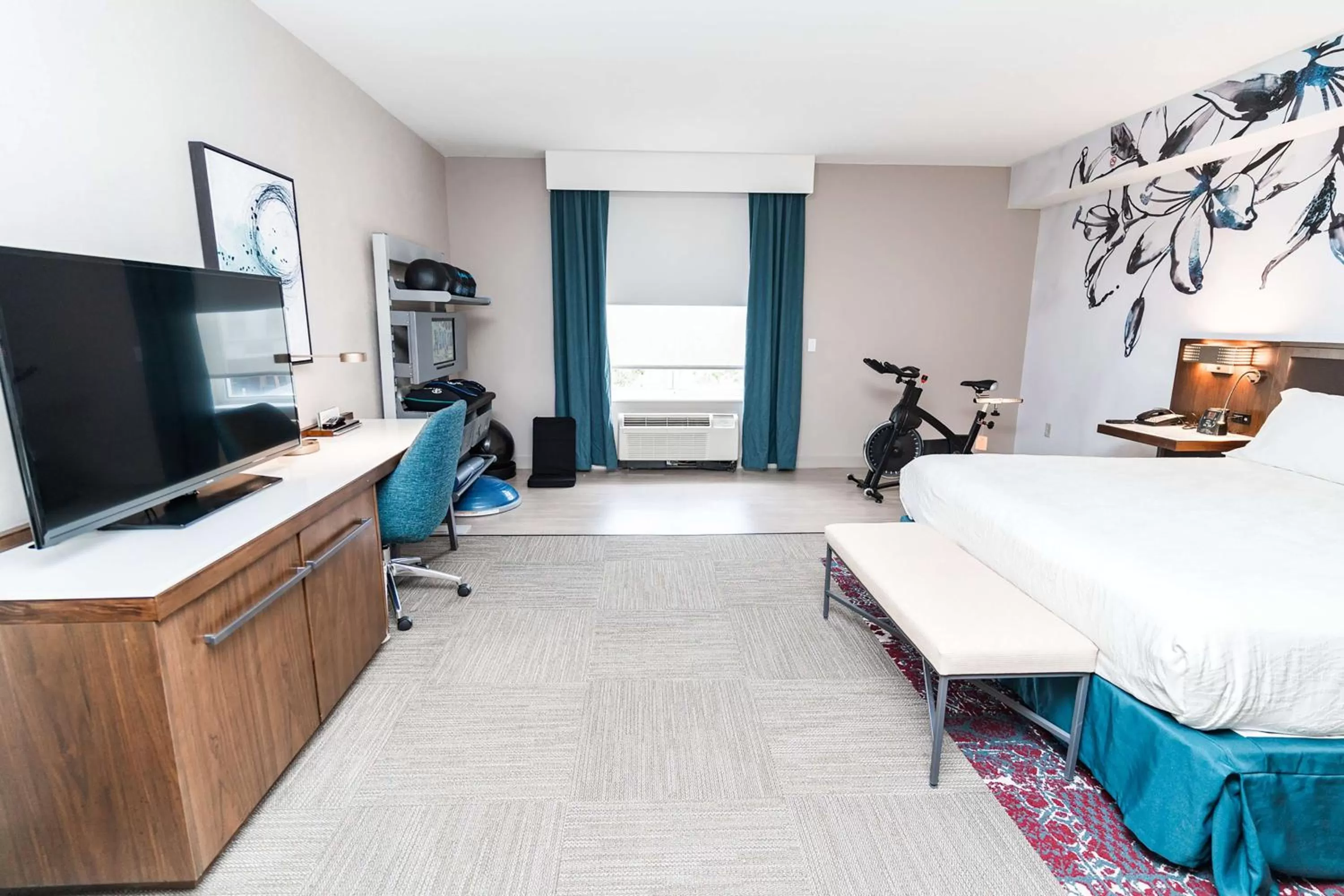 Bedroom, Bed in Hilton Garden Inn Fairfax