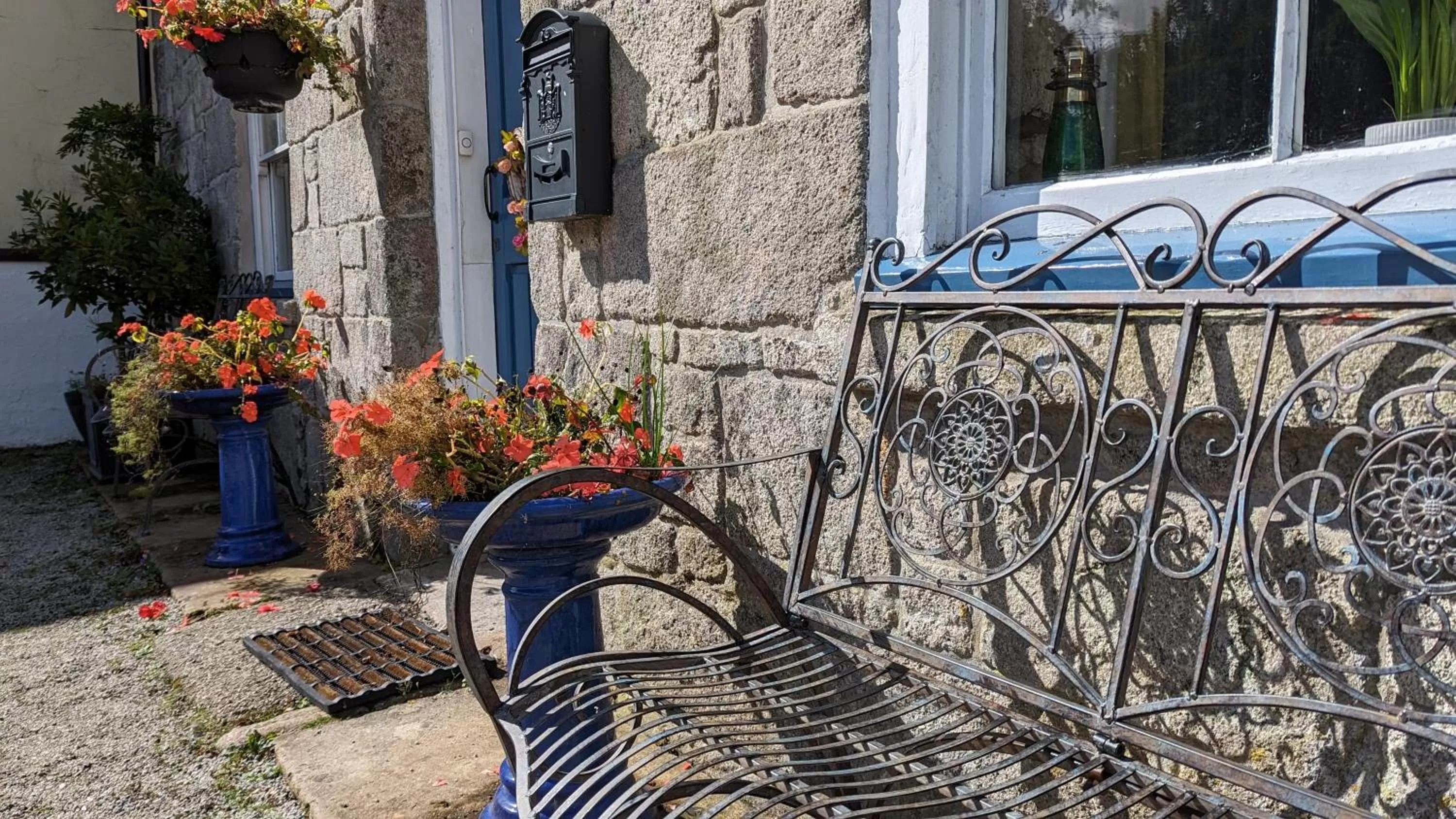 Property building in Britannia House Vintage B&B Cornwall