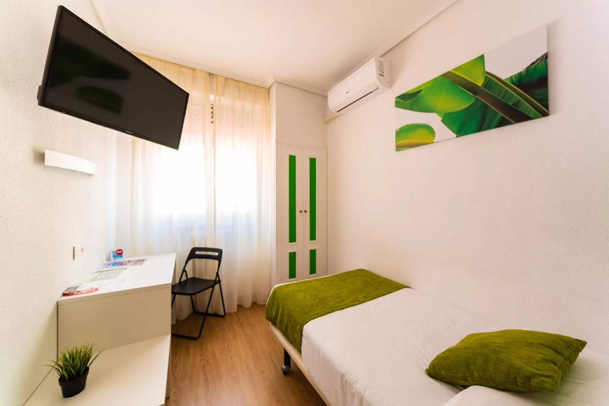 Bedroom, Bed in Hotel Centro Vitoria AutoCheckIn