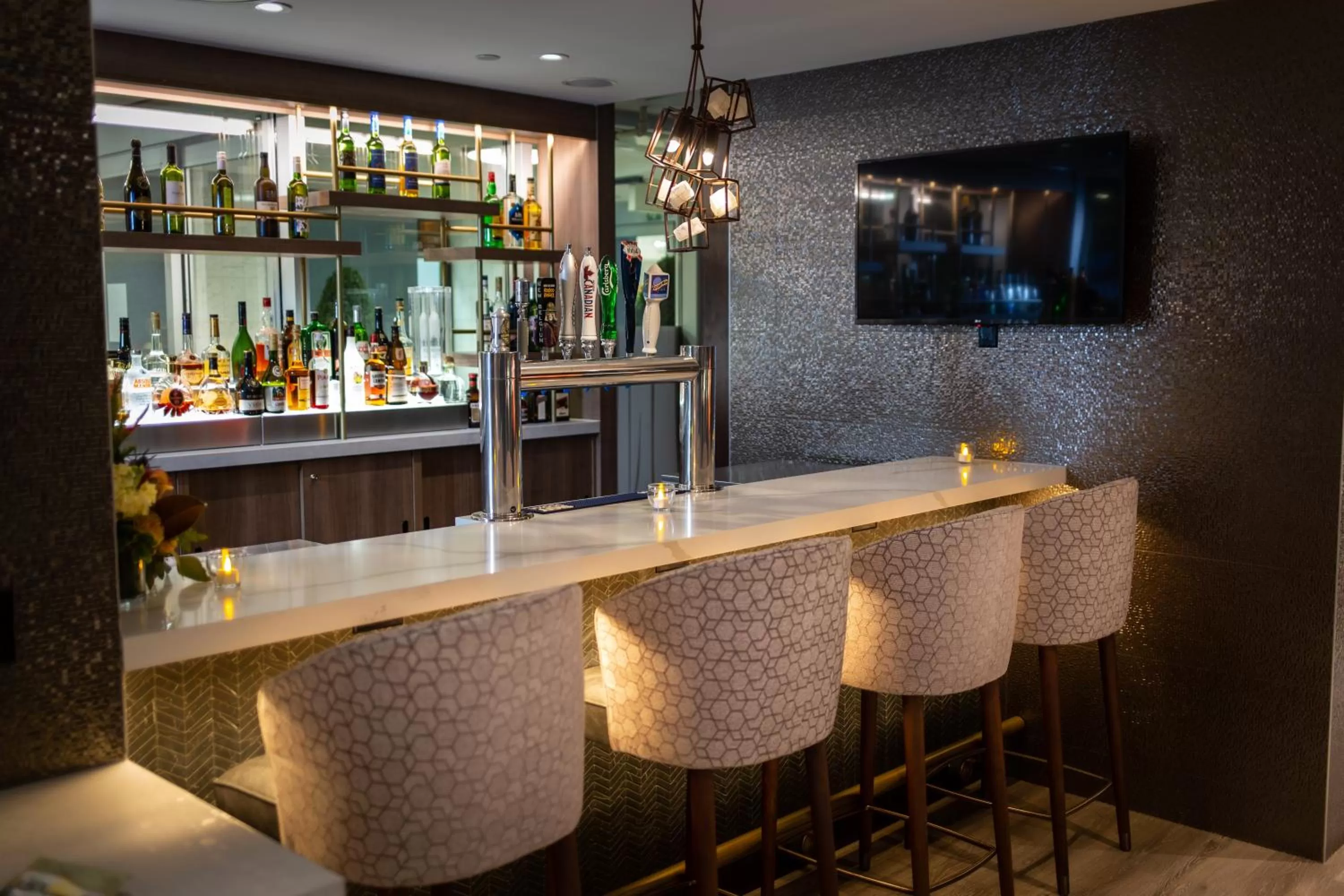 Restaurant/places to eat in Holiday Inn Toronto Downtown Centre by IHG