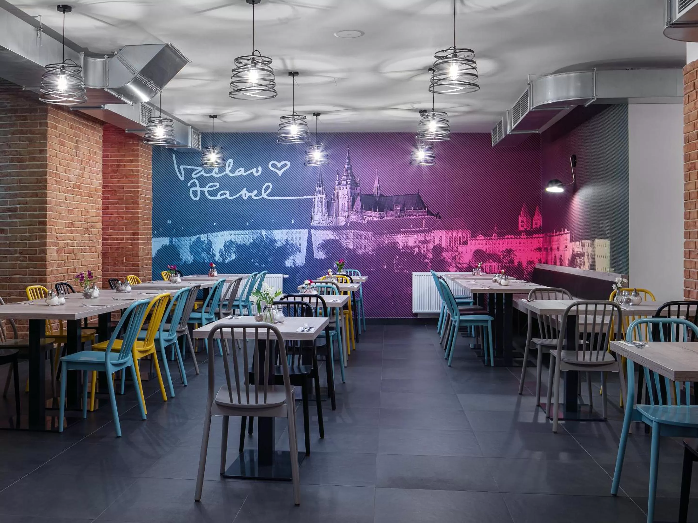 Restaurant/places to eat in EA ApartHotel Melantrich