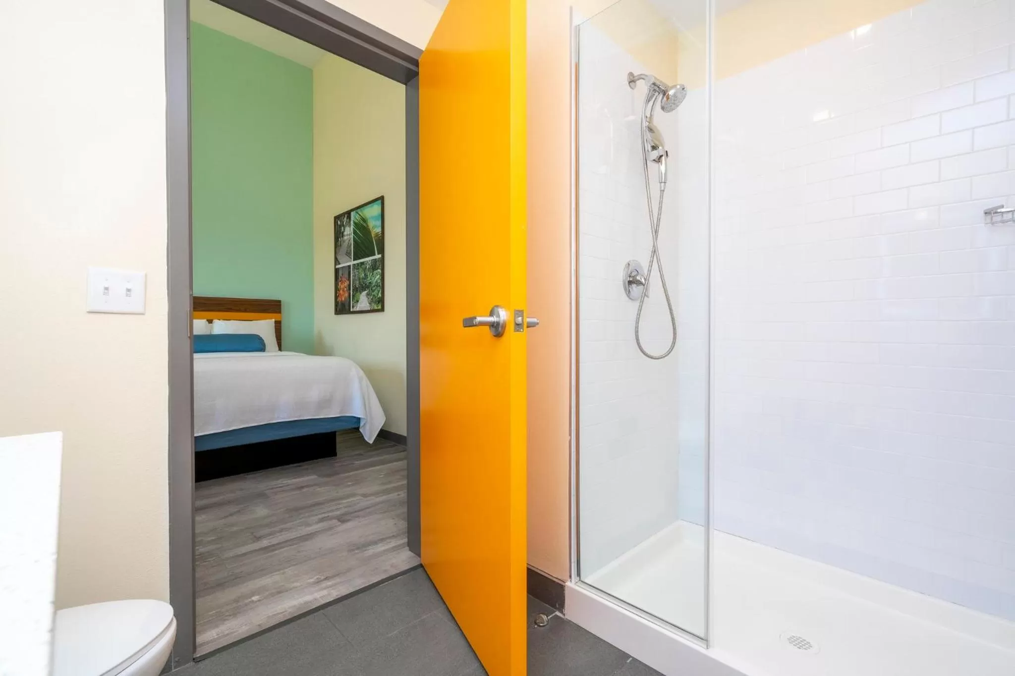 Bathroom, Bed in SPOT X Hotel Orlando Intl Dr by The Red Collection